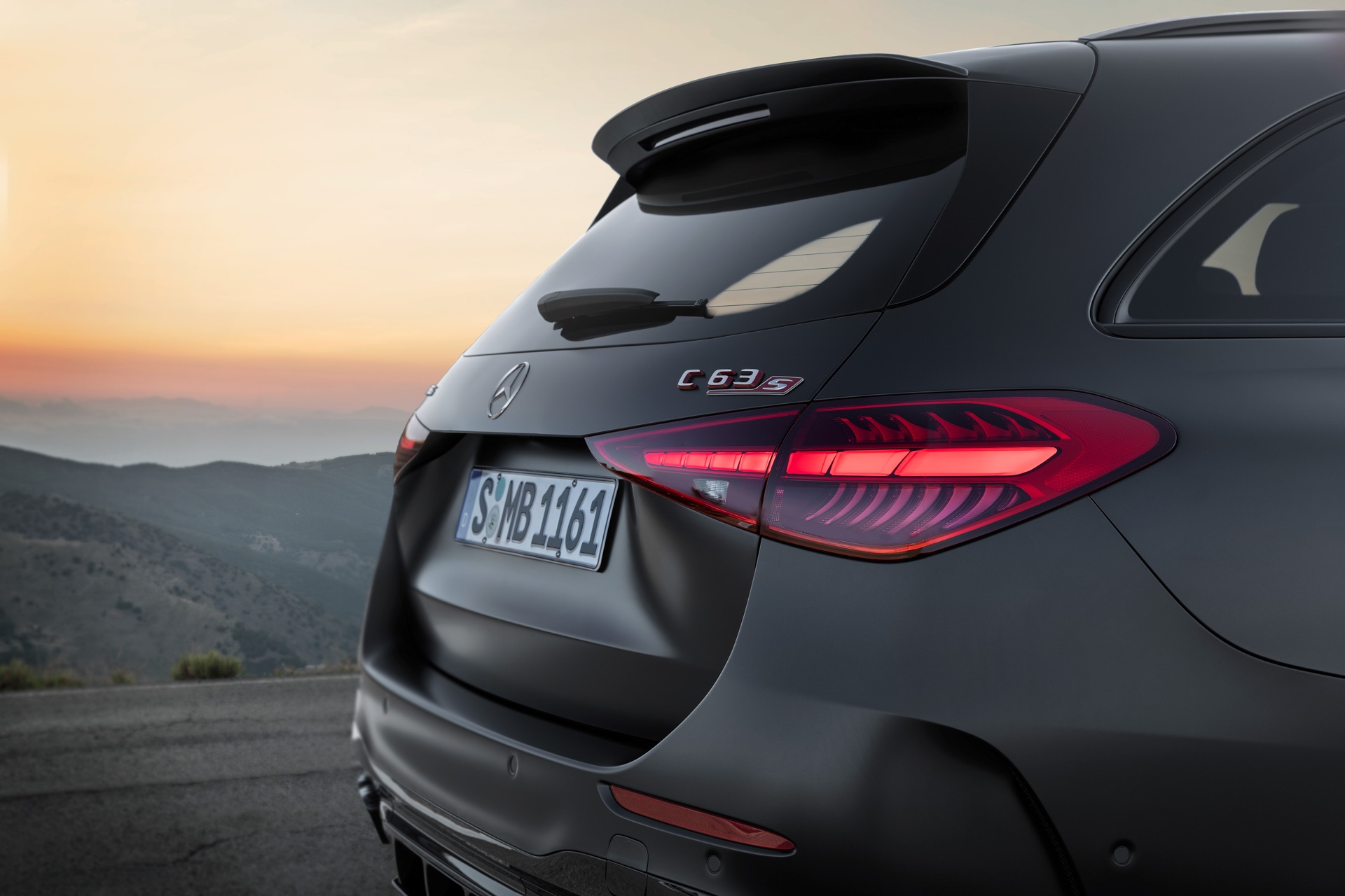 mercedes,  amg,  mercedes-amg,  c63,  c63s,  c63s e performance,  e performance,  c 63,  c 63 s,  estate,  sedan,  xe the thao,  hieu suat cao,  bmw m,  audi,  bmw,  audi rs anh 11