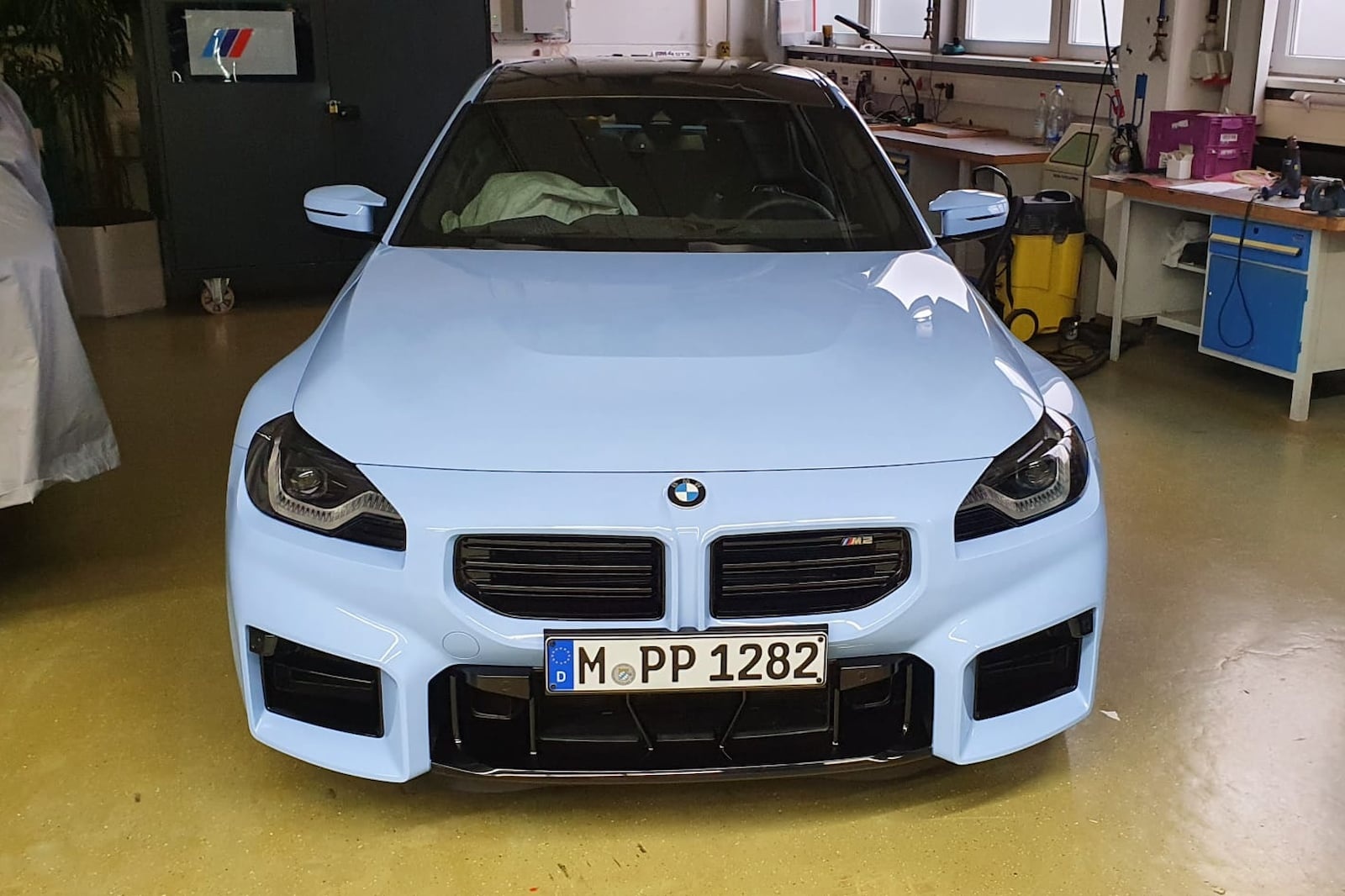 BMW M2 the he moi lo thiet ke day tranh cai hinh anh
