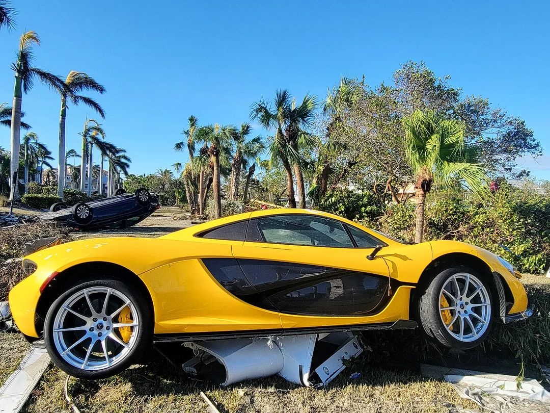 McLaren P1 ngap trong lu lut duoc ban dau gia hinh anh