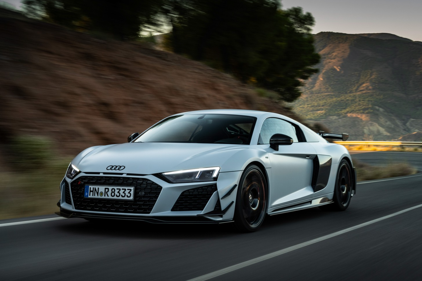 Dodge,  Challenger,  charger,  Ferrari,  Portofino,  McLaren,  720S,  audi r8,  audi tt,  mercedes,  c-class,  e-class,  KIA Stinger,  KIA,  Stinger,  Chrysler 300,  Ford,  Focus,  Fiesta,  khai tu,  xe the thao anh 9