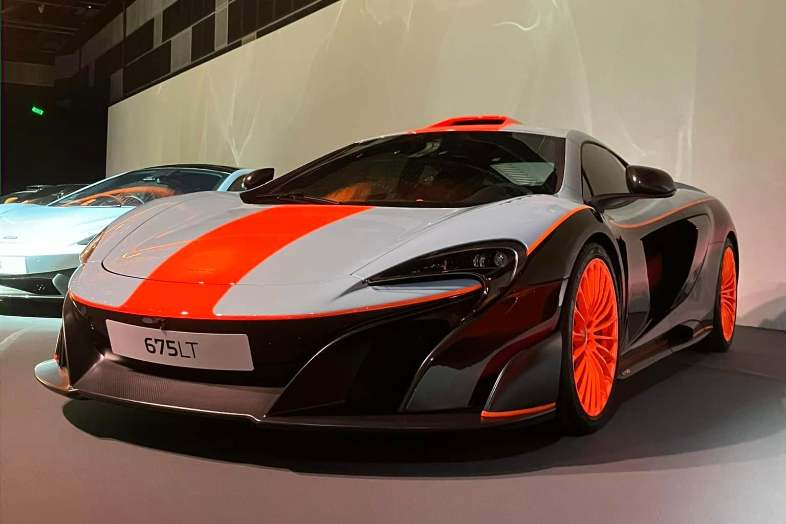 mclaren,  singapore,  f1,  dua xe f1,  cong thuc 1,  570s,  600lt,  620r,  650s,  675lt,  720s,  senna,  sabre,  speedtail,  elva,  artura,  slr,  mso,  lamborghini,  ferrari,  sieu xe anh 17