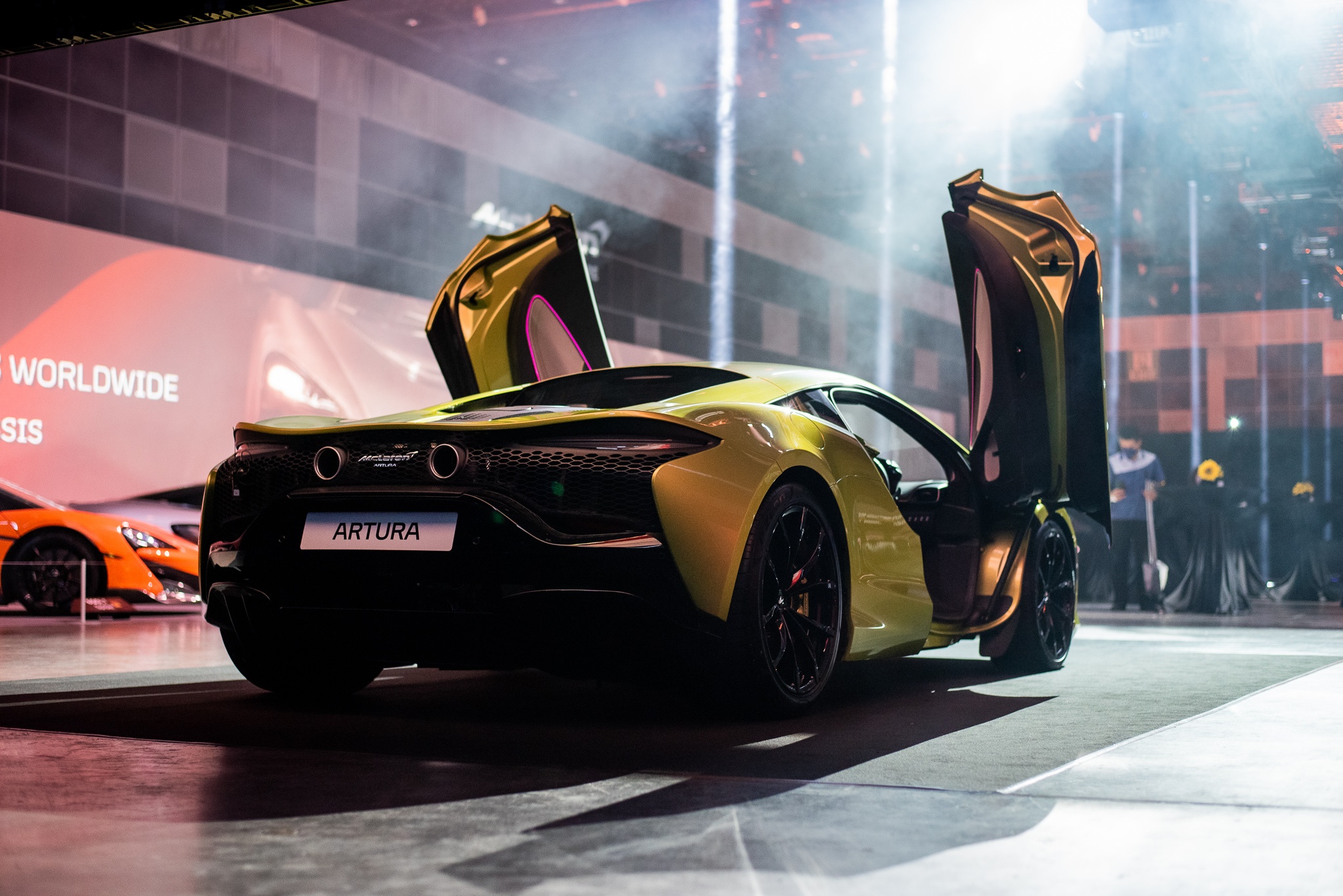 mclaren,  singapore,  f1,  dua xe f1,  cong thuc 1,  570s,  600lt,  620r,  650s,  675lt,  720s,  senna,  sabre,  speedtail,  elva,  artura,  slr,  mso,  lamborghini,  ferrari,  sieu xe anh 20