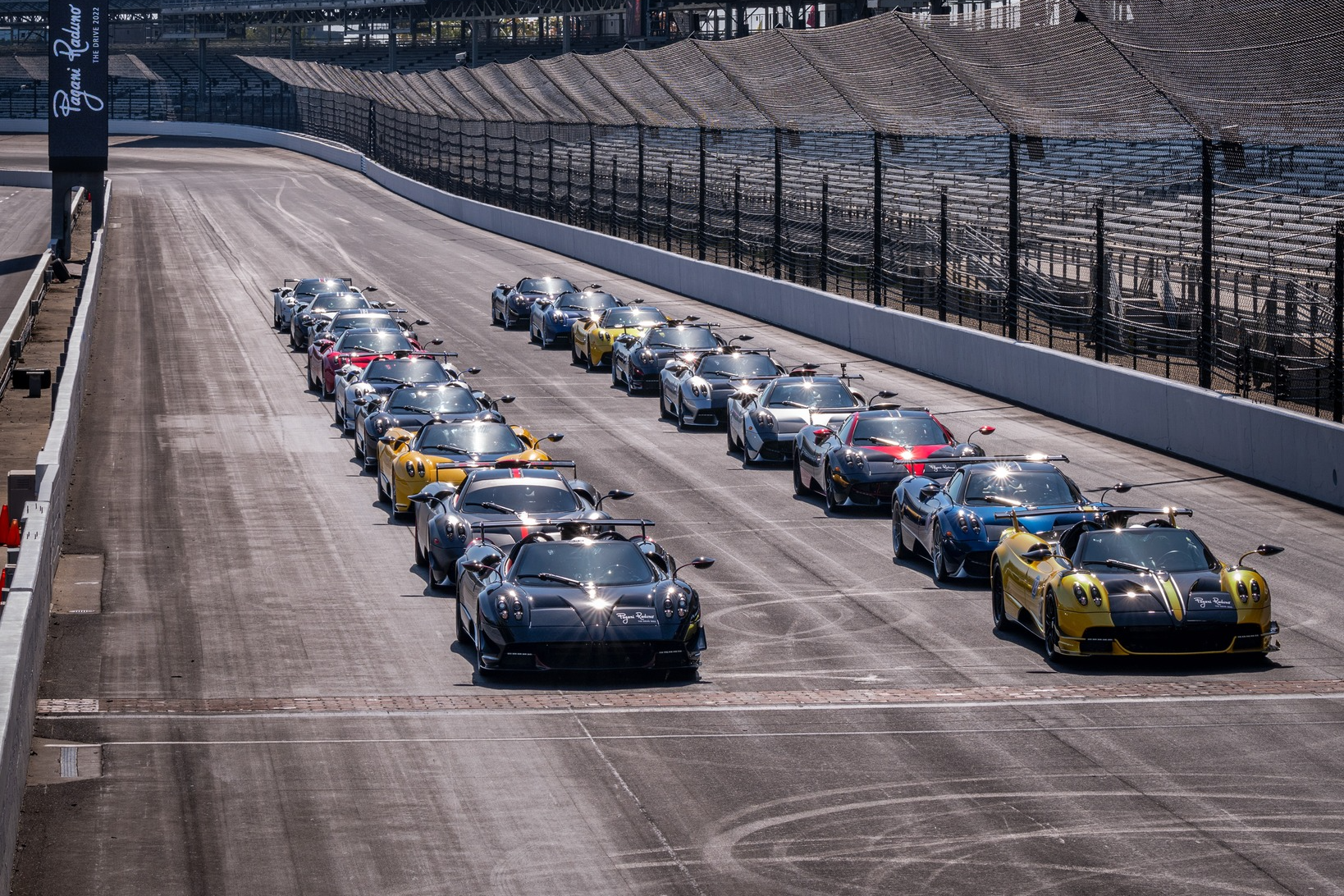 pagani,  huayra,  zonda,  utopia,  huayra bc,  huayra roadster,  huayra roadster bc,  zonda f,  zonda r,  zonda revolucion,  huayra r,  sieu xe,  lamborghini,  ferrari,  mclaren,  koenigsegg,  bugatti,  pagani raduno,  pagani raduno,  tempesta,  pacchetto tempesta anh 11