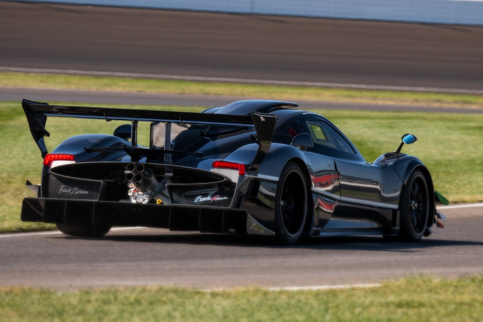 pagani,  huayra,  zonda,  utopia,  huayra bc,  huayra roadster,  huayra roadster bc,  zonda f,  zonda r,  zonda revolucion,  huayra r,  sieu xe,  lamborghini,  ferrari,  mclaren,  koenigsegg,  bugatti,  pagani raduno,  pagani raduno,  tempesta,  pacchetto tempesta anh 13