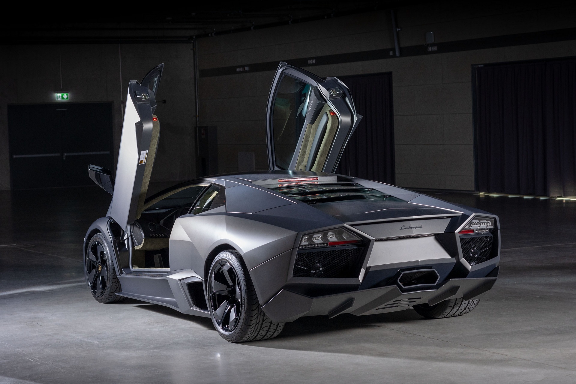 lamborghini,  reventon,  murcielago,  aventador,  urus,  huracan,  gallardo,  siêu xe,  bản giới hạn,  đấu giá,  lamborghini revernton,  f22,  rm sotheby,  sotheby,  ferrari,  mclaren,  bugatti,  koenigsegg,  pagani ảnh 2 lamborghini,  reventon,  murcielago,  aventador,  urus,  huracan,  gallardo,  sieu xe,  ban gioi han,  dau gia,  lamborghini revernton,  f22,  rm sotheby,  sotheby,  ferrari,  mclaren,  bugatti,  koenigsegg,  pagani anh 2