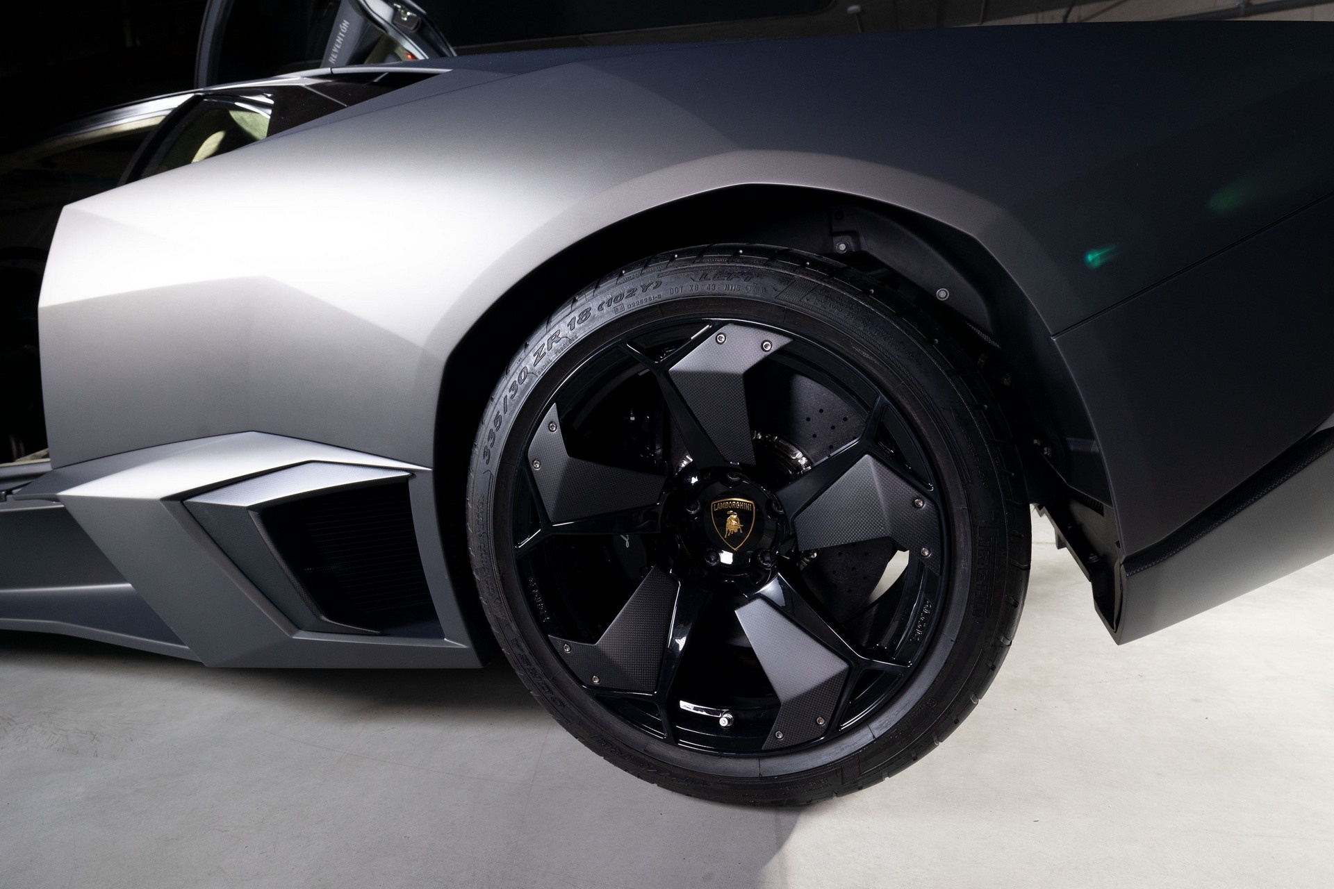 lamborghini,  reventon,  murcielago,  aventador,  urus,  huracan,  gallardo,  siêu xe,  bản giới hạn,  đấu giá,  lamborghini revernton,  f22,  rm sotheby,  sotheby,  ferrari,  mclaren,  bugatti,  koenigsegg,  pagani ảnh 8 lamborghini,  reventon,  murcielago,  aventador,  urus,  huracan,  gallardo,  sieu xe,  ban gioi han,  dau gia,  lamborghini revernton,  f22,  rm sotheby,  sotheby,  ferrari,  mclaren,  bugatti,  koenigsegg,  pagani anh 8