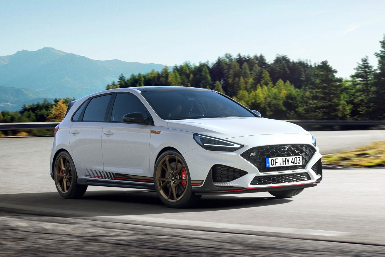 Hyundai i30 N Drive-N Limited Edition co gia hon 33.000 USD hinh anh