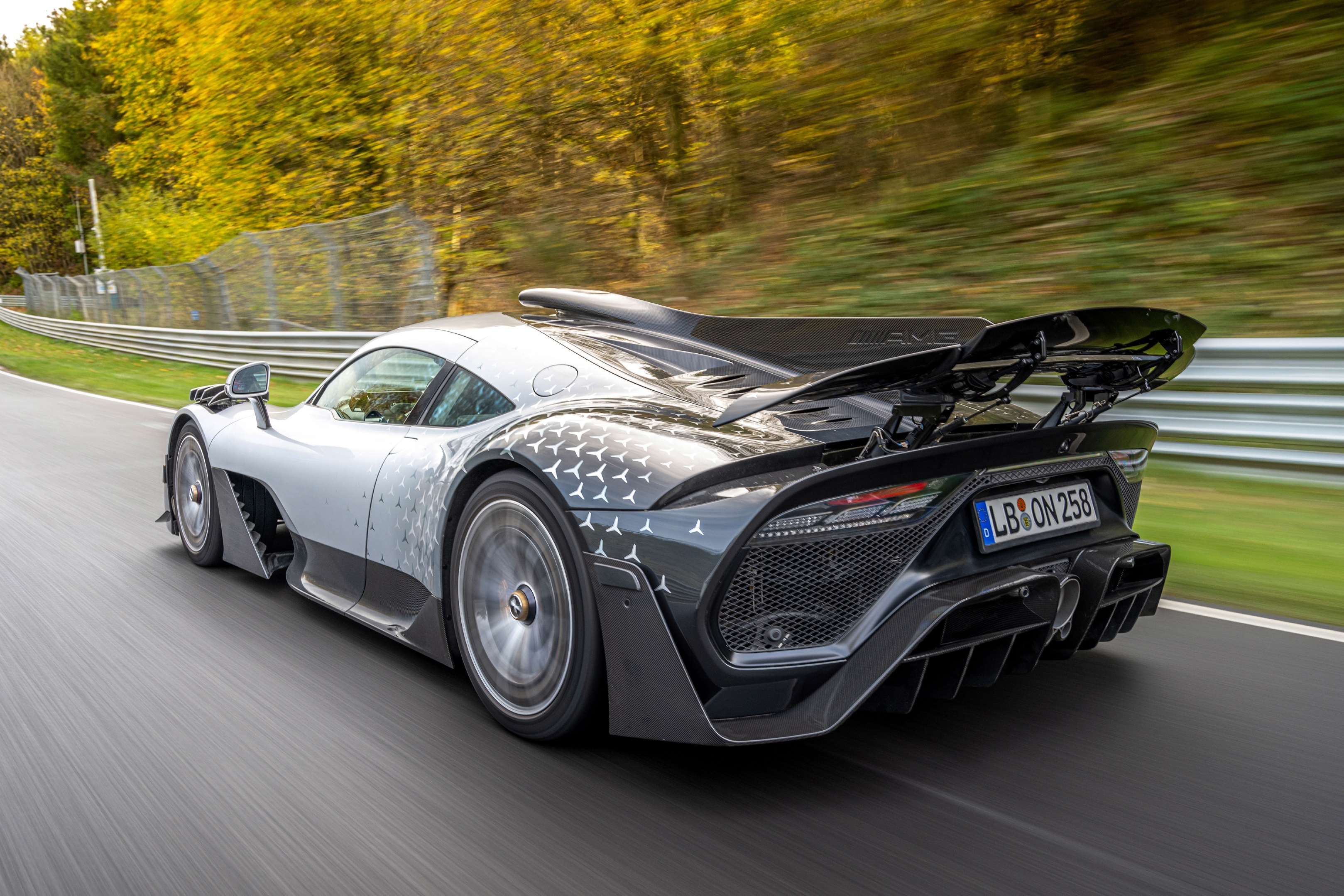 mercedes-amg,  amg,  mercedes,  amg,  mercedes-amg one,  amg one,  sieu xe,  ky luc,  ky luc toc do,  nurburgring,  Porsche 911 GT2 RS,  911,  911 gt2,  911 gt2 rs,  manthey racing anh 2