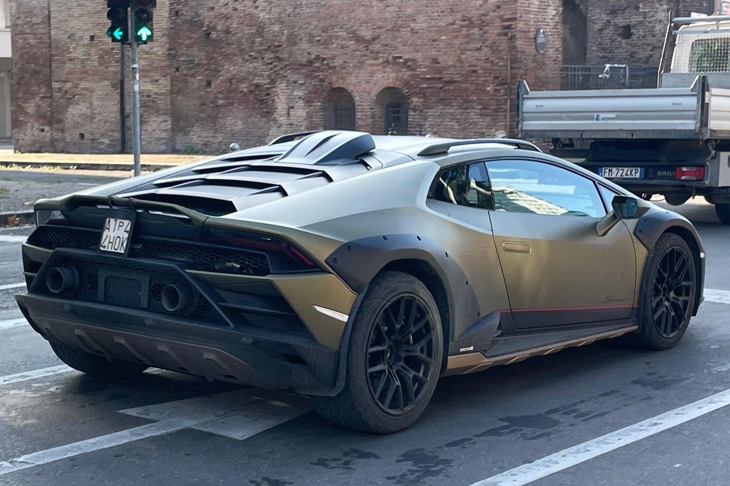 lamborghini,  huracan,  sterrato,  huracan sterrato,  lamborghini huracan sterrato,  porsche,  911,  dakar,  porsche 911,  porsche 911 dakar,  911 dakar,  siêu xe,  xe thể thao,  xe địa hình,  địa hình,  off-road ảnh 3 lamborghini,  huracan,  sterrato,  huracan sterrato,  lamborghini huracan sterrato,  porsche,  911,  dakar,  porsche 911,  porsche 911 dakar,  911 dakar,  sieu xe,  xe the thao,  xe dia hinh,  dia hinh,  off-road anh 3