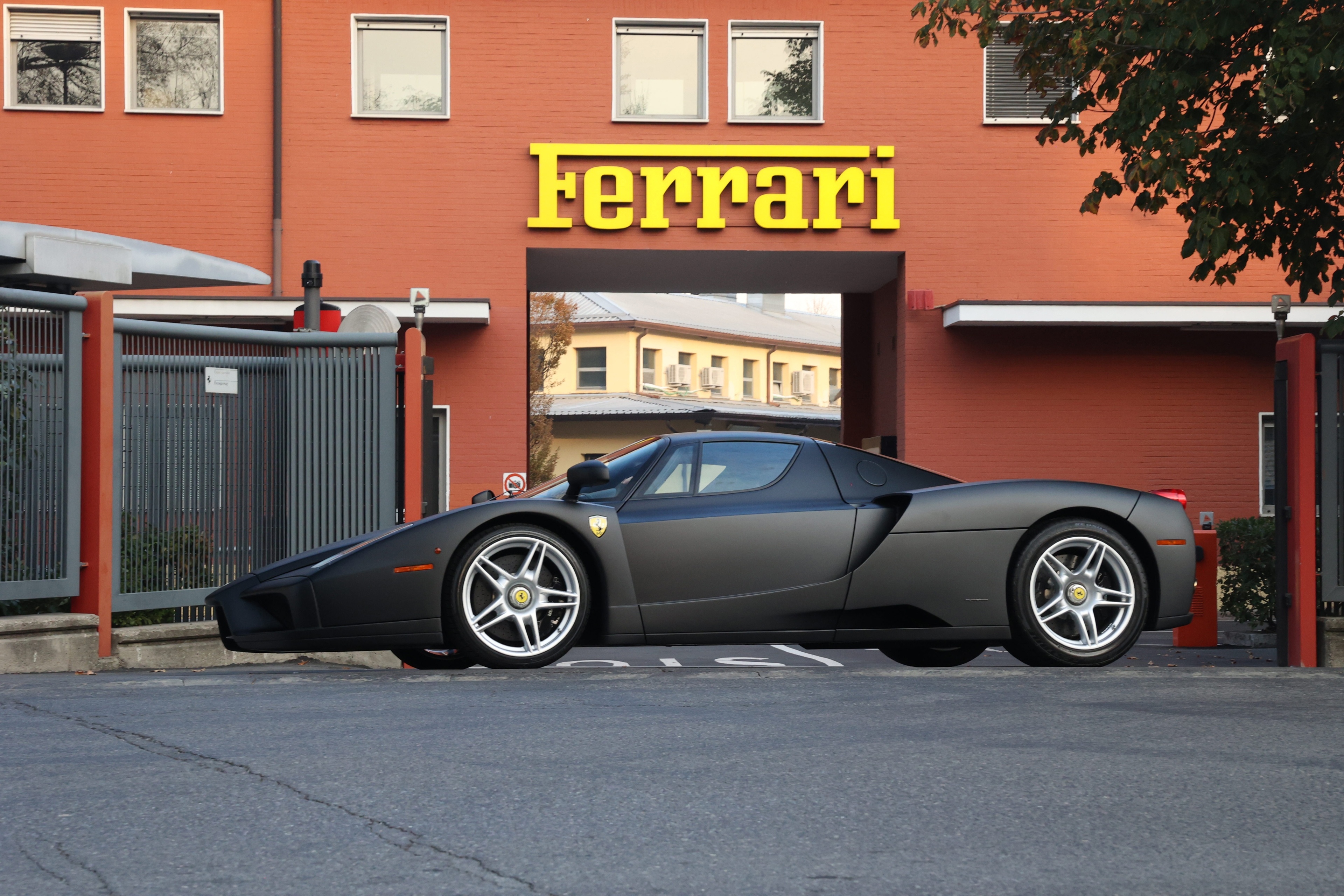 ferrari,  enzo,  enzo ferrari,  ferrari enzo,  siêu xe,  sưu tập,  đấu giá,  rm sotheby,  sotheby,  rm sotheby's,  lamborghini,  laferrari,  f40,  f50,  mclaren,  bugatti,  pagani,  koenigsegg ảnh 15 ferrari,  enzo,  enzo ferrari,  ferrari enzo,  sieu xe,  suu tap,  dau gia,  rm sotheby,  sotheby,  rm sotheby's,  lamborghini,  laferrari,  f40,  f50,  mclaren,  bugatti,  pagani,  koenigsegg anh 15