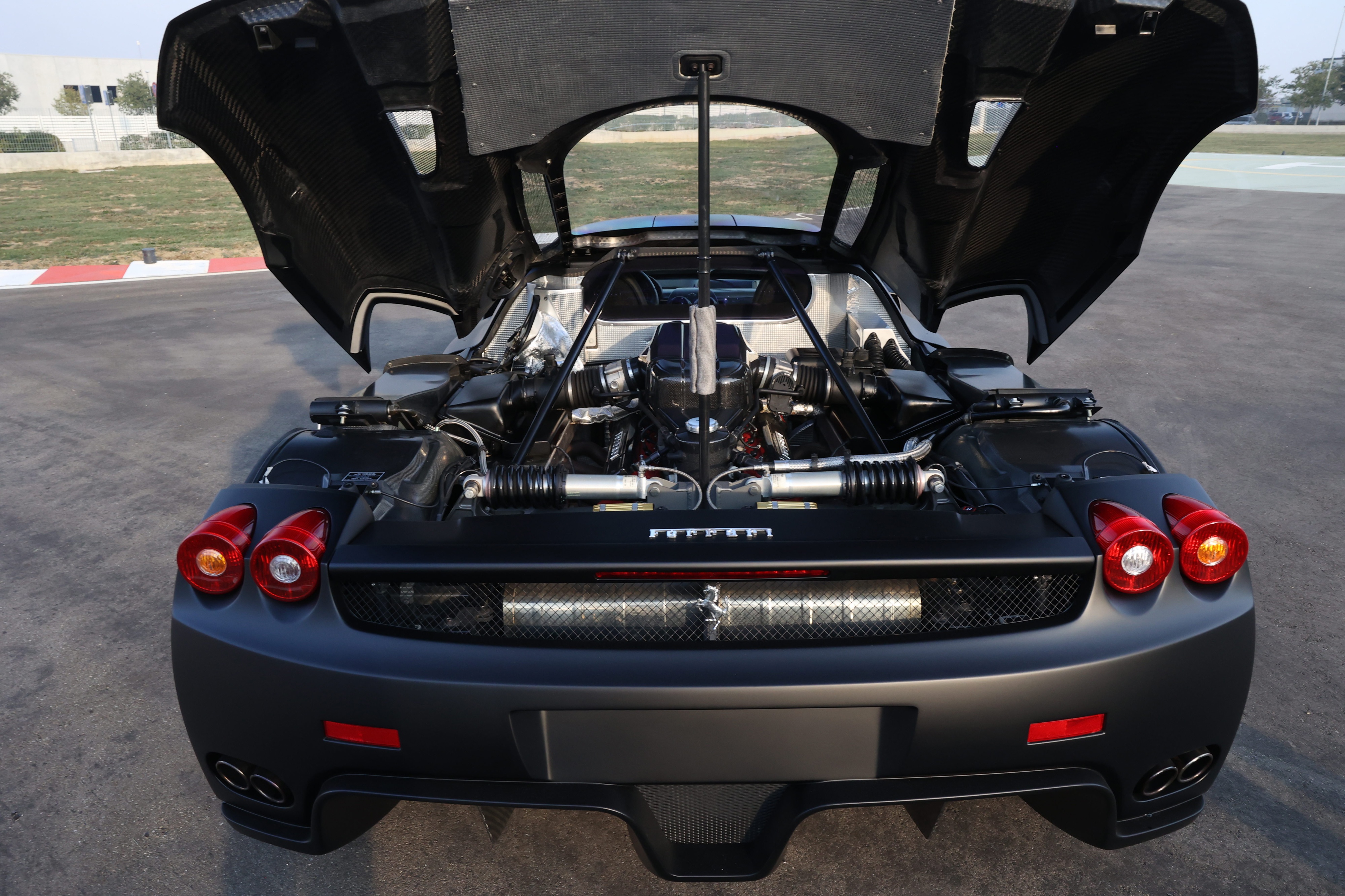 ferrari,  enzo,  enzo ferrari,  ferrari enzo,  siêu xe,  sưu tập,  đấu giá,  rm sotheby,  sotheby,  rm sotheby's,  lamborghini,  laferrari,  f40,  f50,  mclaren,  bugatti,  pagani,  koenigsegg ảnh 11 ferrari,  enzo,  enzo ferrari,  ferrari enzo,  sieu xe,  suu tap,  dau gia,  rm sotheby,  sotheby,  rm sotheby's,  lamborghini,  laferrari,  f40,  f50,  mclaren,  bugatti,  pagani,  koenigsegg anh 11