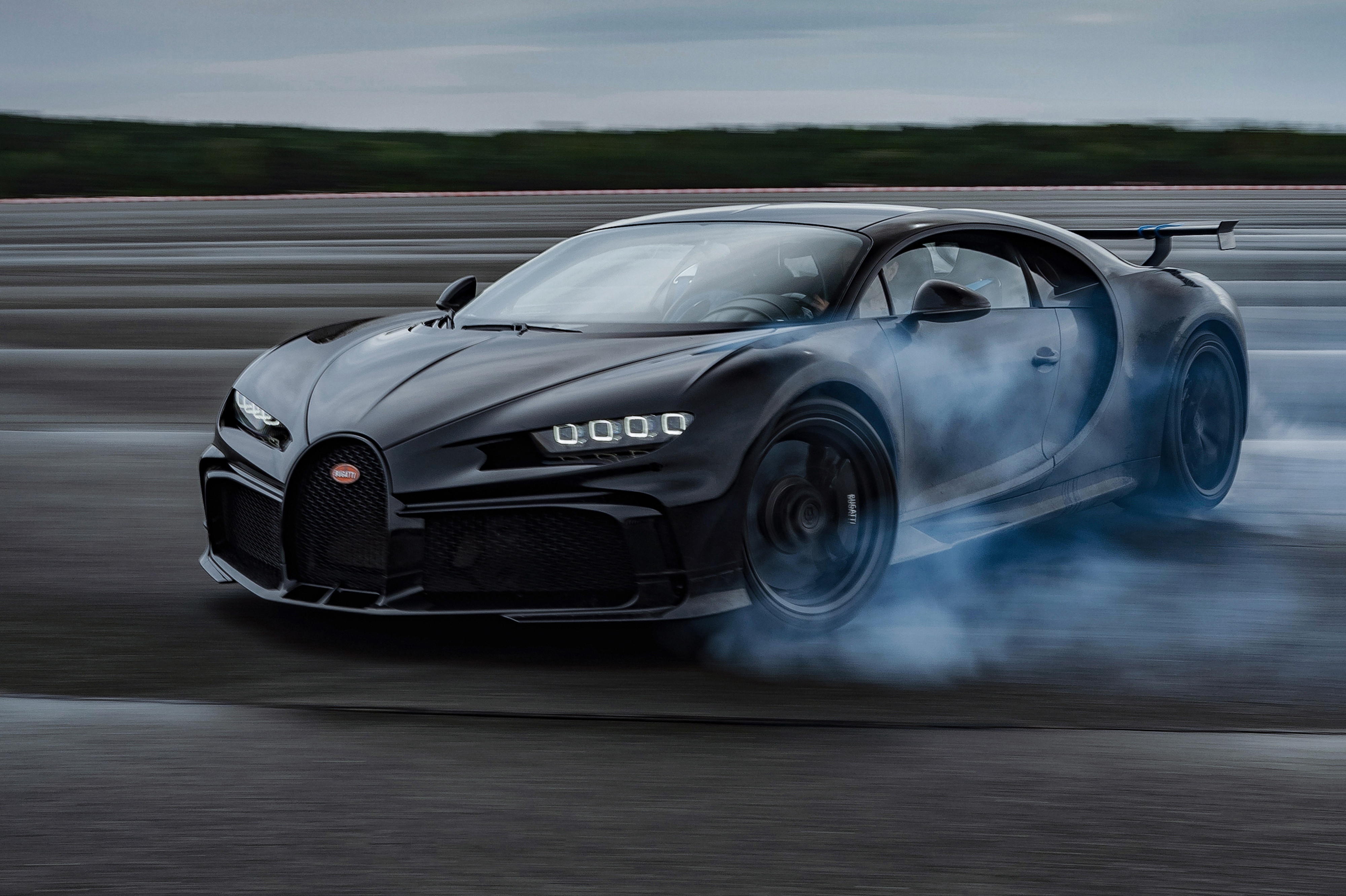 Can canh chiec Bugatti Chiron Pur Sport thu 30 hinh anh