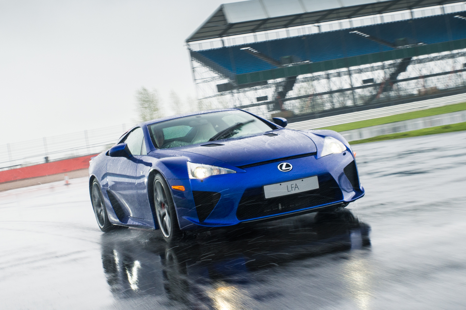 lexus,  xe sang,  f-sport,  lexus ls,  lexus es,  lexus gs,  lexus is,  lexus lc,  lexus lfa,  lexus rc,  lexus sc,  lexus gx,  lexus lx,  lexus nx,  lexus rx,  lexus ux,  lexus rz,  lexus ct,  lexus ly,  lexus sc,  lexus lf,  lexus lf-a,  mercedes,  bmw anh 19