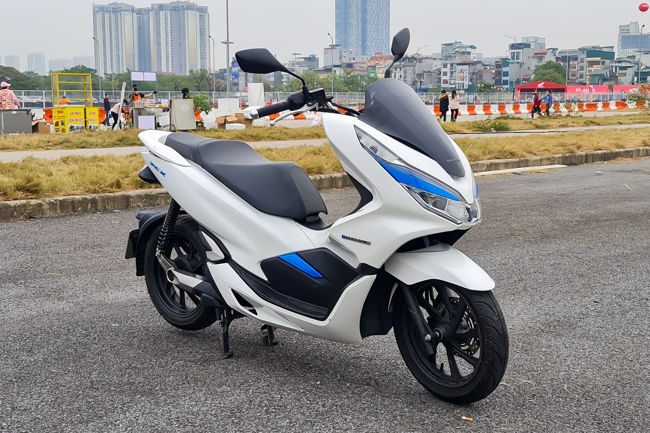 Can canh Honda PCX ban chay dien tai Viet Nam hinh anh
