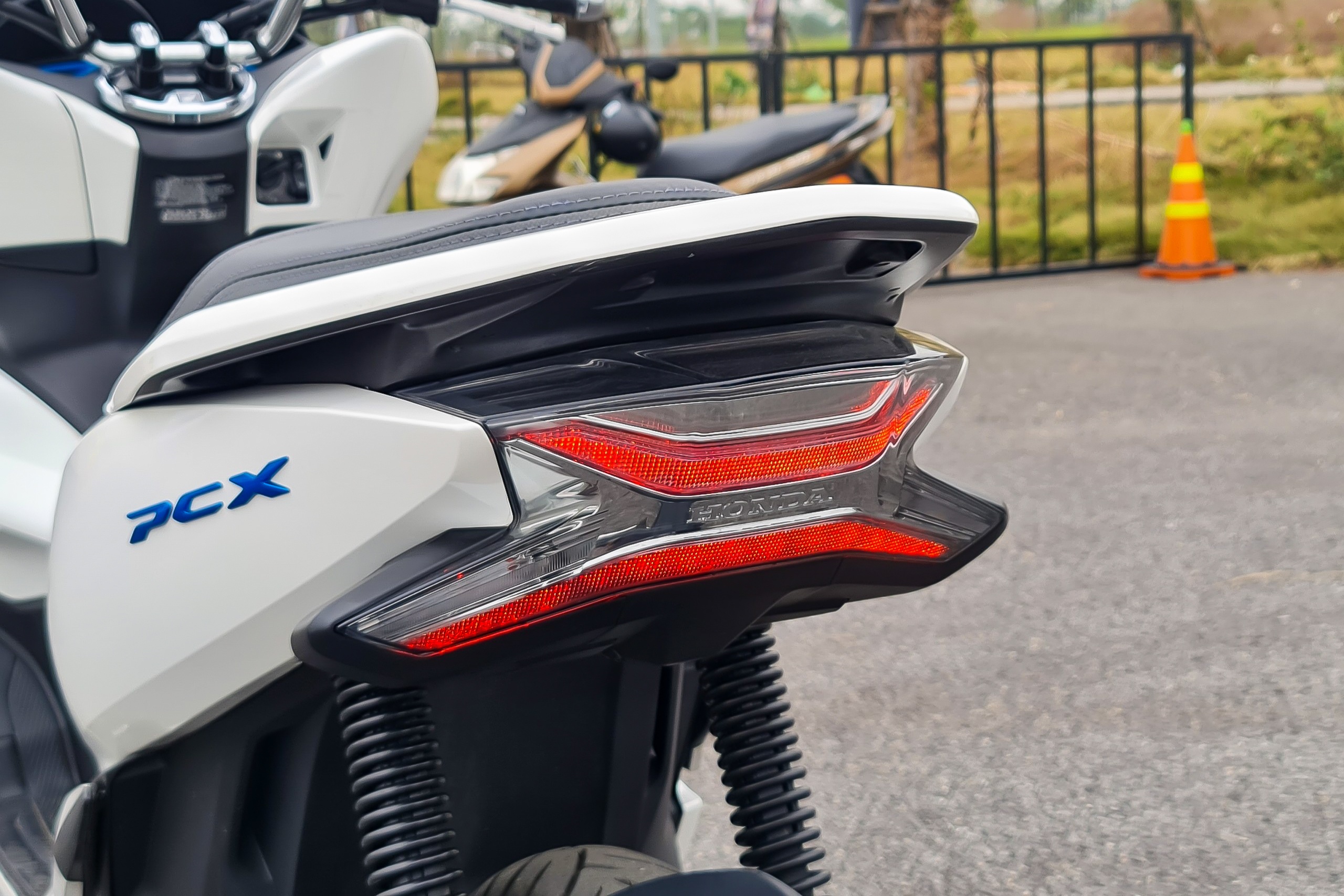 honda,  pcx,  pcx electric,  honda viet nam,  honda pcx,  honda pcx electric,  pcx 150,  pcx 160,  pcx 125,  PCX e:HEV,  yamaha,  , sh,  honda sh,  xe tay ga anh 11