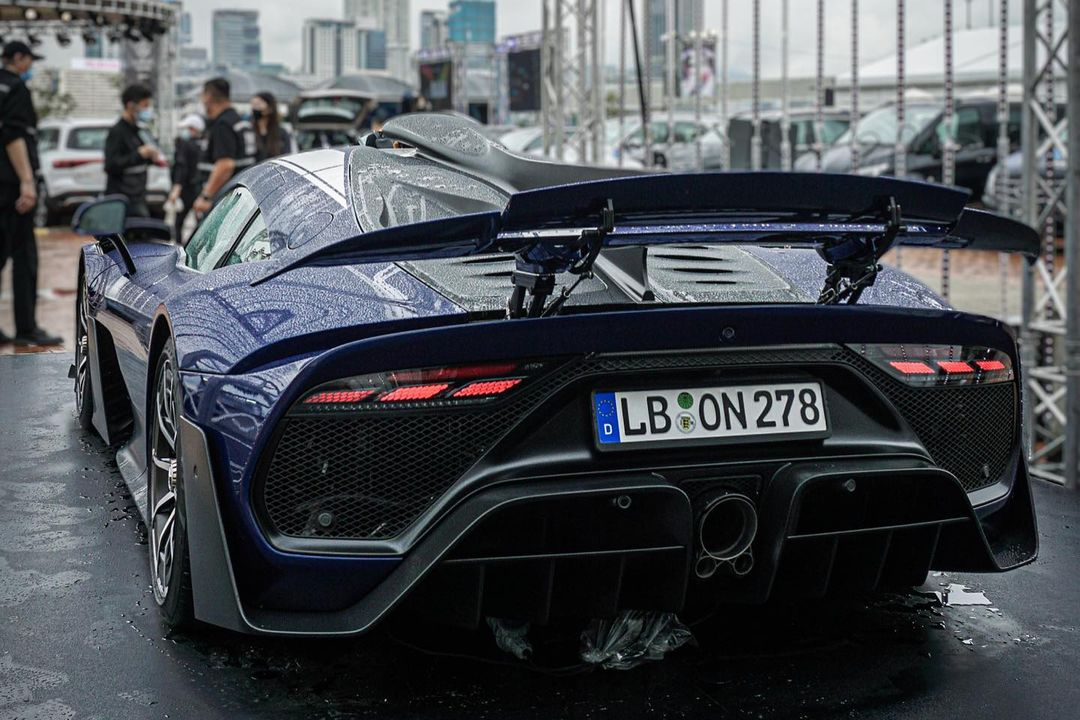 koenigsegg,  cc850,  bugatti,  chiron,  w16 mistral,  pagani,  utopia,  ferrari,  purosangue,  lamborghini,  huracan sterrato,  porsche,  911 dakar,  rolls-royce,  spectre,  cadillac,  celestiq,  bentley,  mulliner,  batur,  mercedes-amg,  amg one,  bmw,  i7,  ford,  mustang,  Maserati,  GranTurismo,  aston martin,  dbr22,  Toyota,  Crown,  honda,  civic type r anh 21