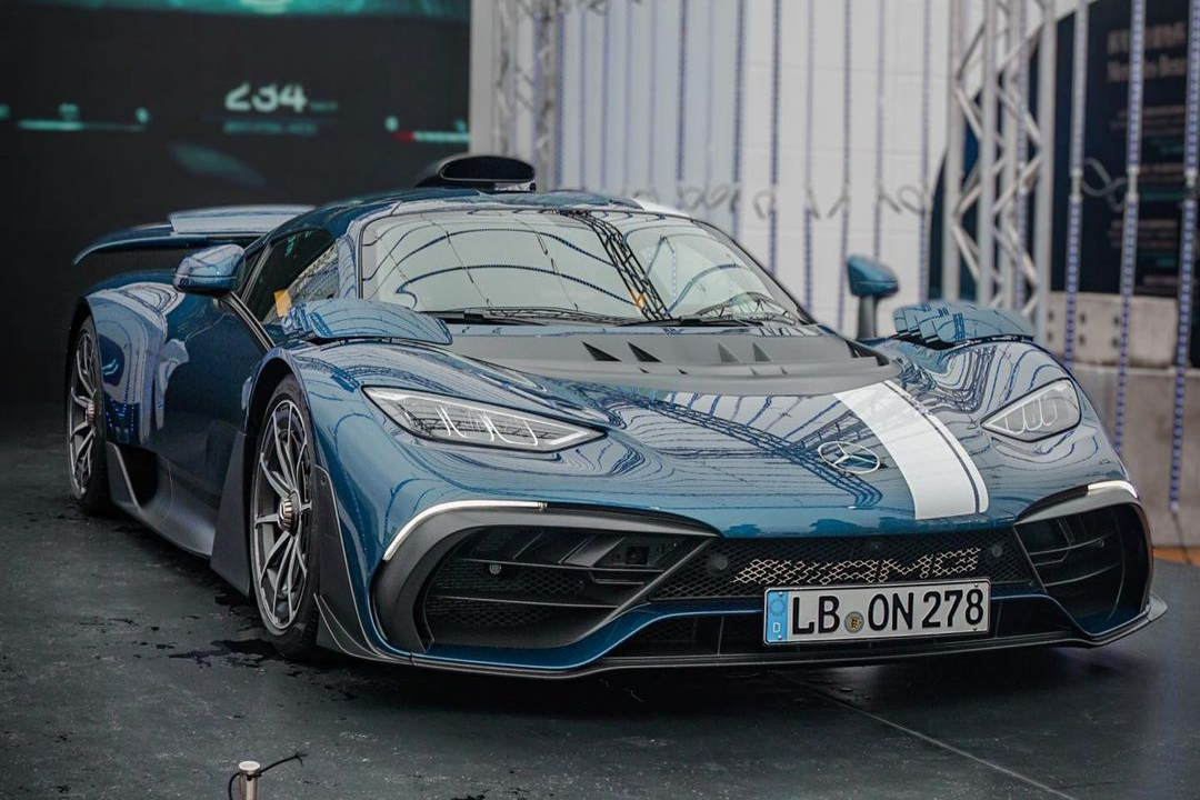 koenigsegg,  cc850,  bugatti,  chiron,  w16 mistral,  pagani,  utopia,  ferrari,  purosangue,  lamborghini,  huracan sterrato,  porsche,  911 dakar,  rolls-royce,  spectre,  cadillac,  celestiq,  bentley,  mulliner,  batur,  mercedes-amg,  amg one,  bmw,  i7,  ford,  mustang,  Maserati,  GranTurismo,  aston martin,  dbr22,  Toyota,  Crown,  honda,  civic type r anh 20