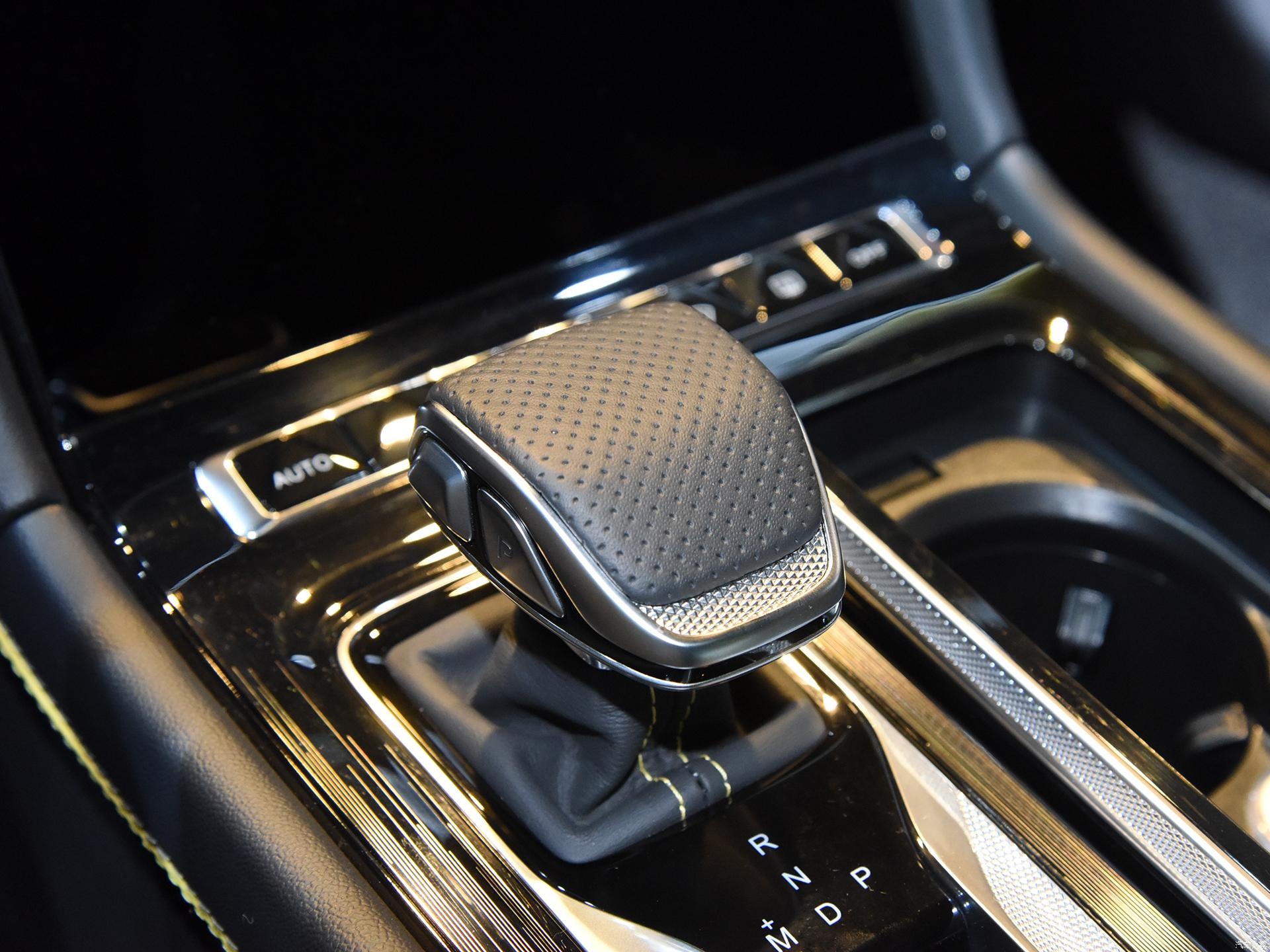 hongqi,  faw,  h6,  hongqi h6,  h5,  h7,  h9,  sedan,  hang sang,  bmw,  mercedes,  audi,  xe trung quoc,  trung quoc,  quang chau anh 17