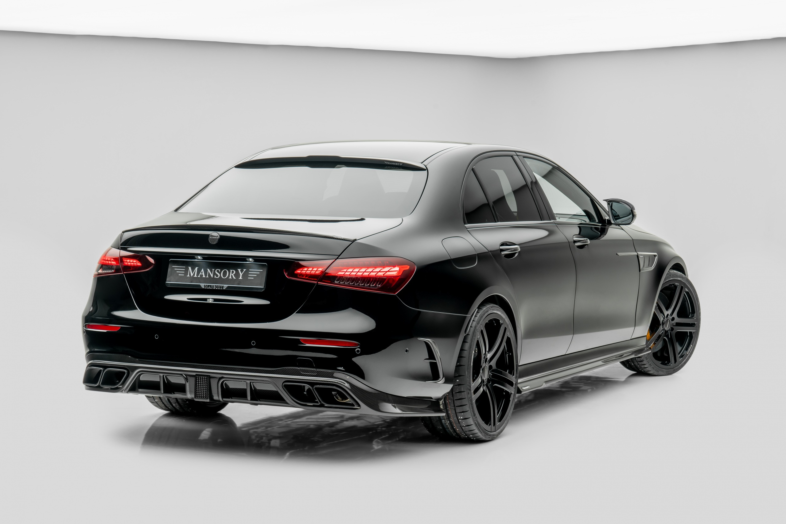 mercedes,  amg,  e63,  amg e63,  e 63,  mercedes-amg,  mercedes-amg e 63,  mercedes-amg e63,  xe do,  hieu suat cao,  sedan,  mansory anh 2