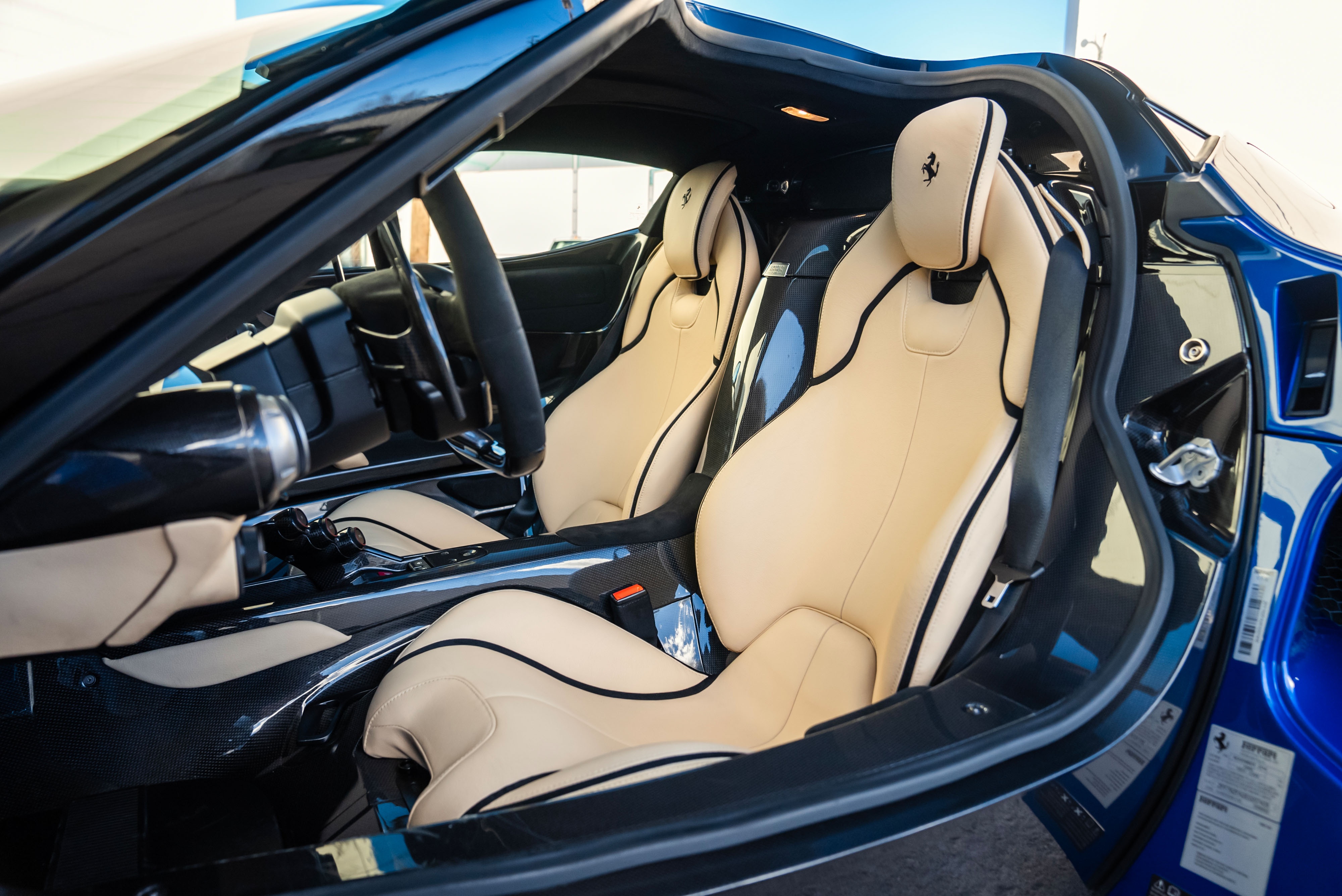 ferrari,  laferrari,  mclaren,  p1,  porsche,  918,  918 spyder,  sieu xe,  supercar,  hypercar,  hybrid,  dau gia,  rm sotheby's,  sotheby,  pagani,  koenigsegg,  Greg Whitten,  enzo,  f40,  f50,  250 gto,  lamborghini anh 6