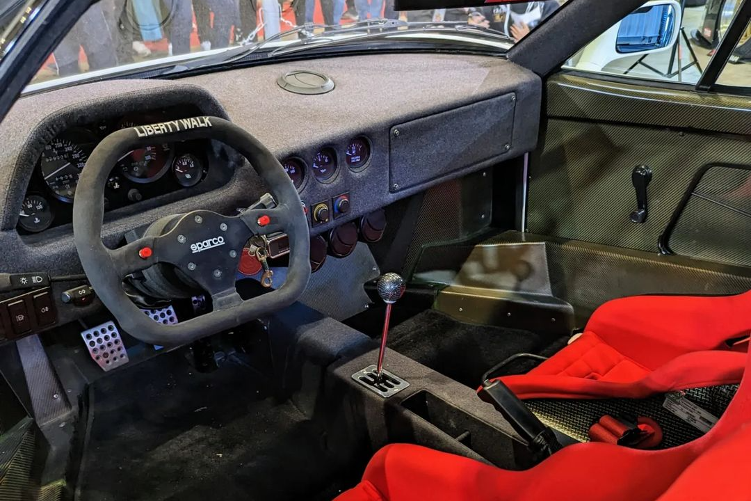 ferrari,  f40,  f50,  enzo,  laferrari,  sieu xe,  than rong,  liberty walk,  lb-works,  lamborghini,  tokyo auto salon,  trien lam,  ferrari f40,  f40 liberty,  ferrari f40 liberty anh 7