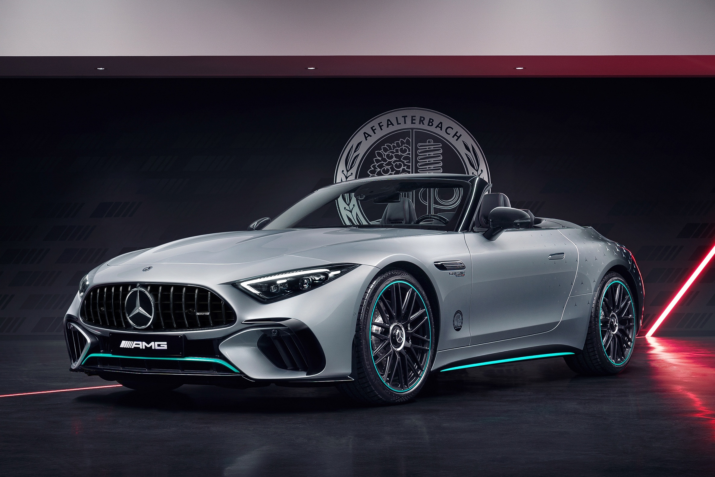 Mercedes-AMG SL 63 4MATIC+ mang phong cach xe dua F1 hinh anh