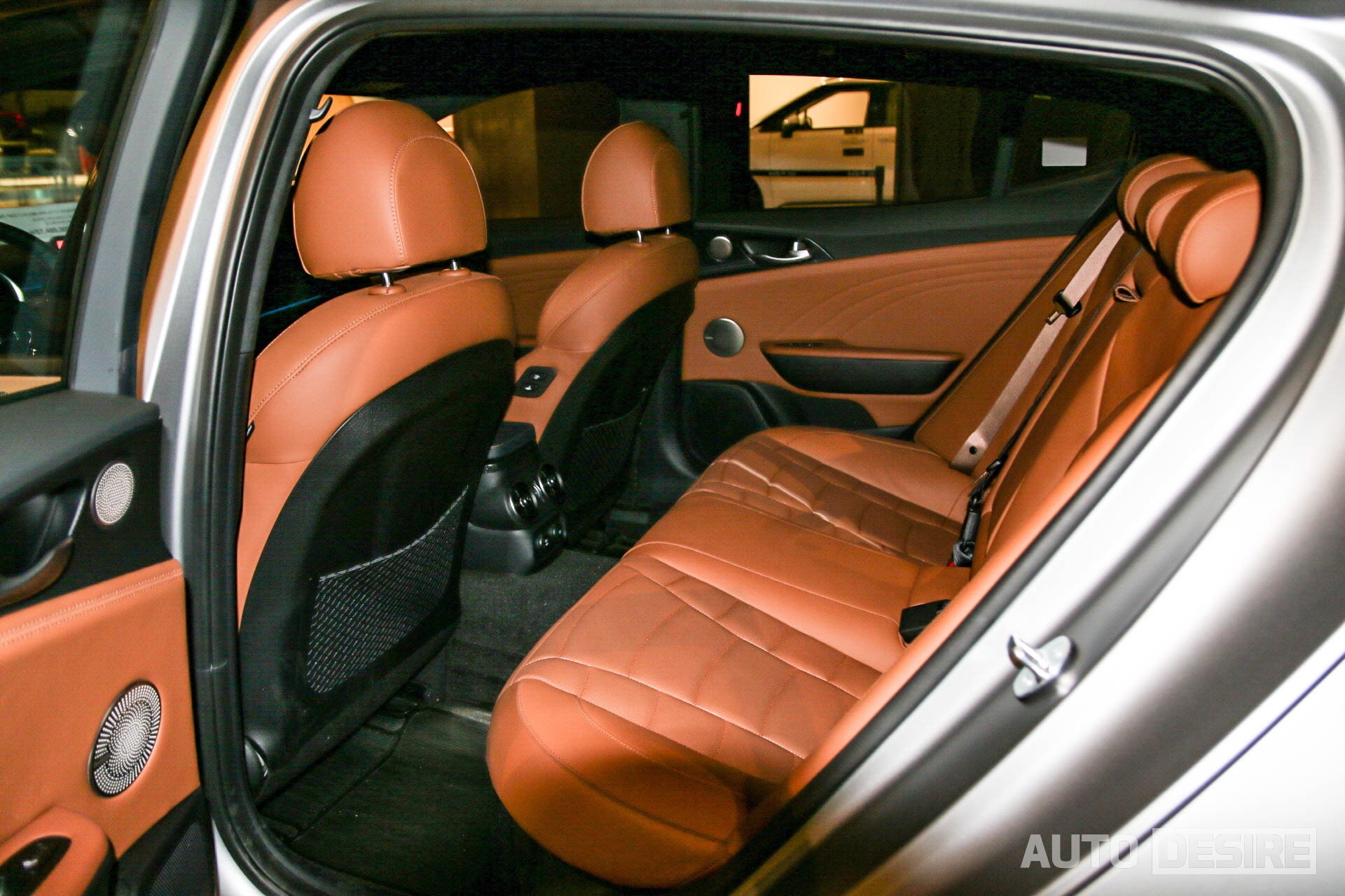 kia,  stinger,  kia stinger,  stinger gt,  stinger tribute,  stinger tribute edition,  kia stinger tribute edition,  phien ban dac biet,  xe han,  xe the thao,  grand tourer,  gt,  hyundai,  honda,  toyota,  mazda,  mitsubishi,  mercedes,  bmw,  audi,  mercedes-benz anh 9