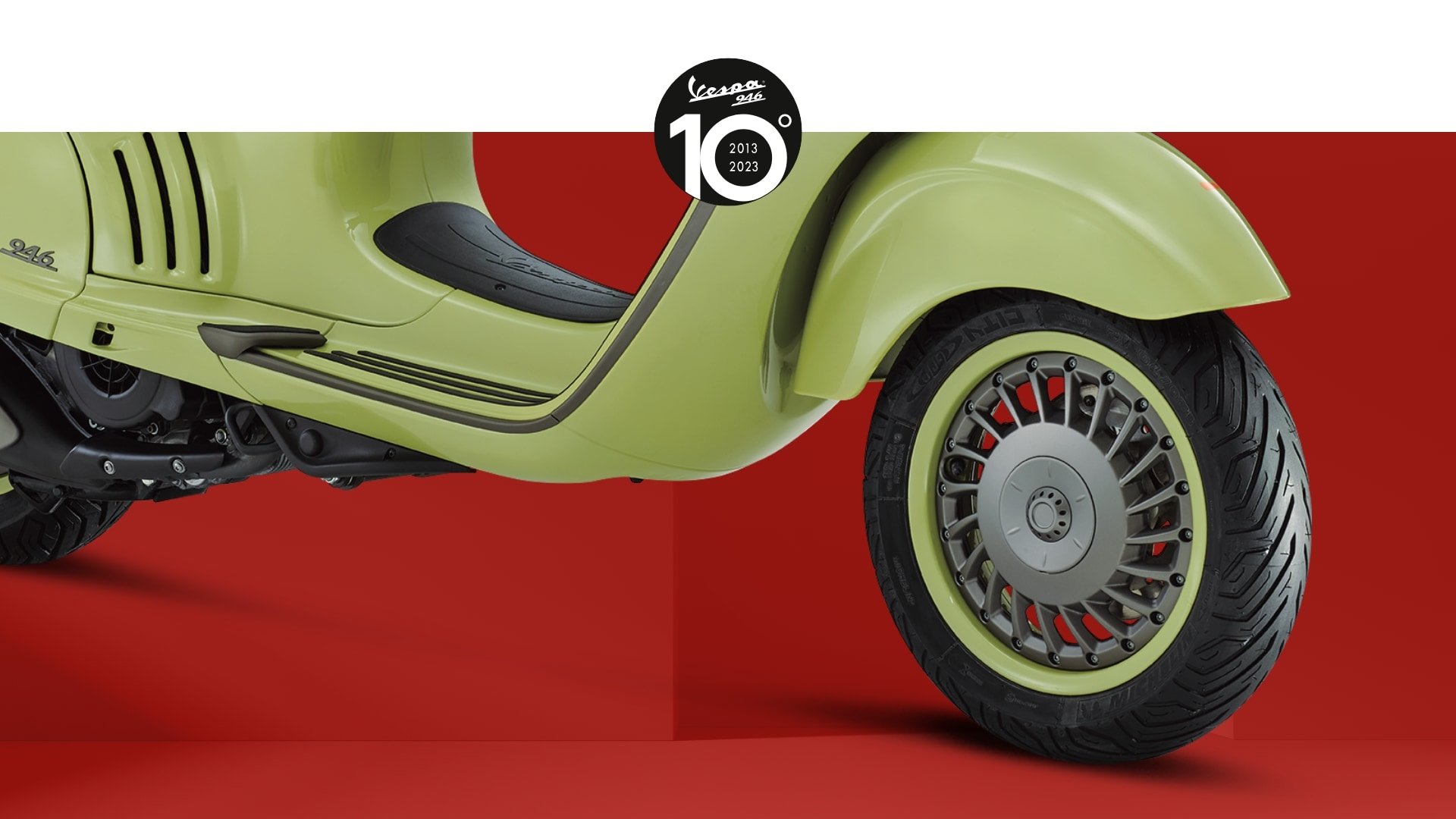 vespa,  piaggio,  vespa 946,  vespa 946 bunny,  vespa 10 anniversario,  vespa 10 anniversay,  scooter,  xe tay ga,  ban ky niem,  eicma,  vespa 946 dior,  dior,  946 Emporio Armani,  946 Bellissima,  946 RED anh 7