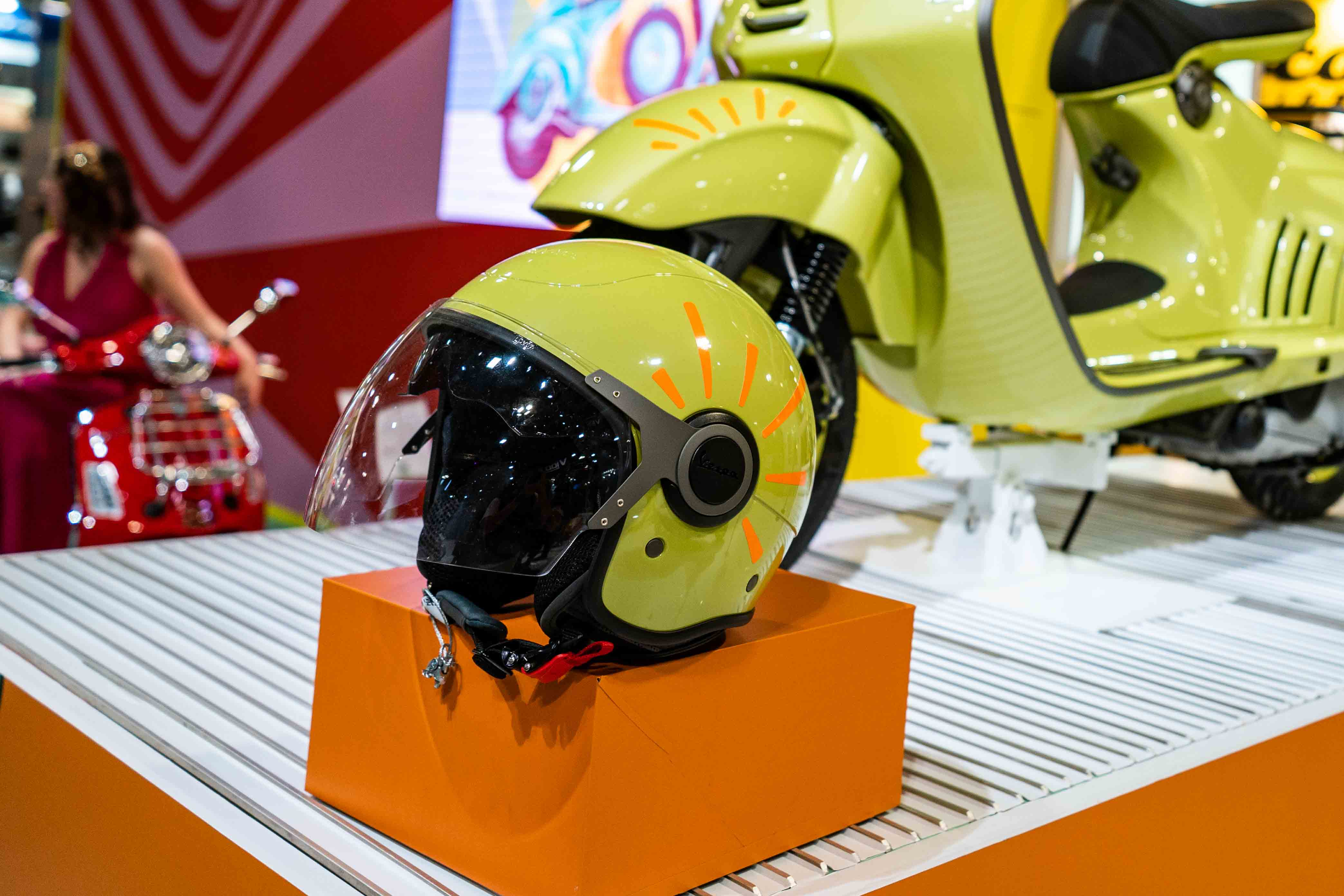 vespa,  piaggio,  vespa 946,  vespa 946 bunny,  vespa 10 anniversario,  vespa 10 anniversay,  scooter,  xe tay ga,  ban ky niem,  eicma,  vespa 946 dior,  dior,  946 Emporio Armani,  946 Bellissima,  946 RED anh 9