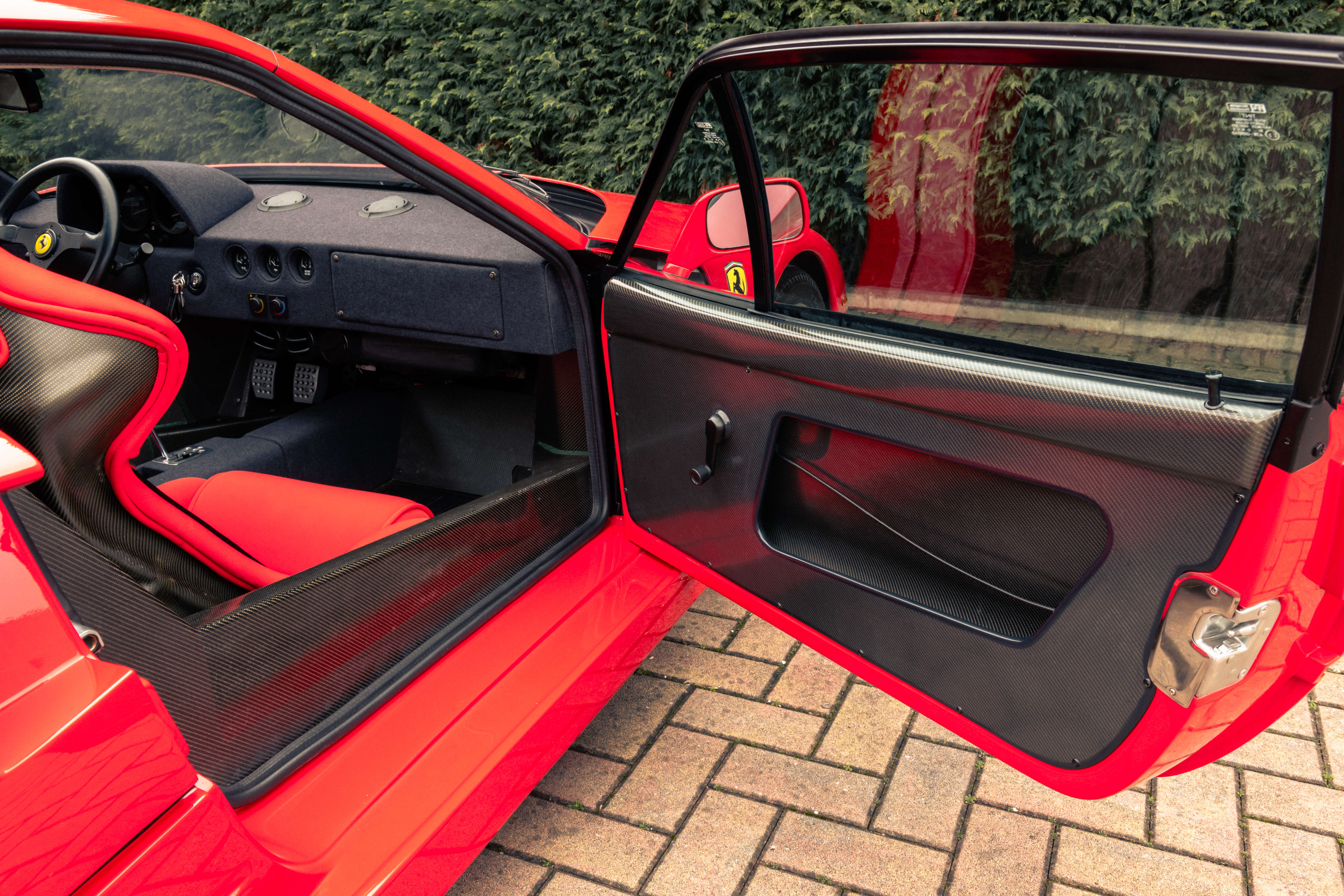 ferrari,  f40,  f50,  enzo,  laferrari,  sieu xe,  Toto Wolff,  f1,  cong thuc 1,  the thuc 1,  Mercedes-AMG Petronas anh 14