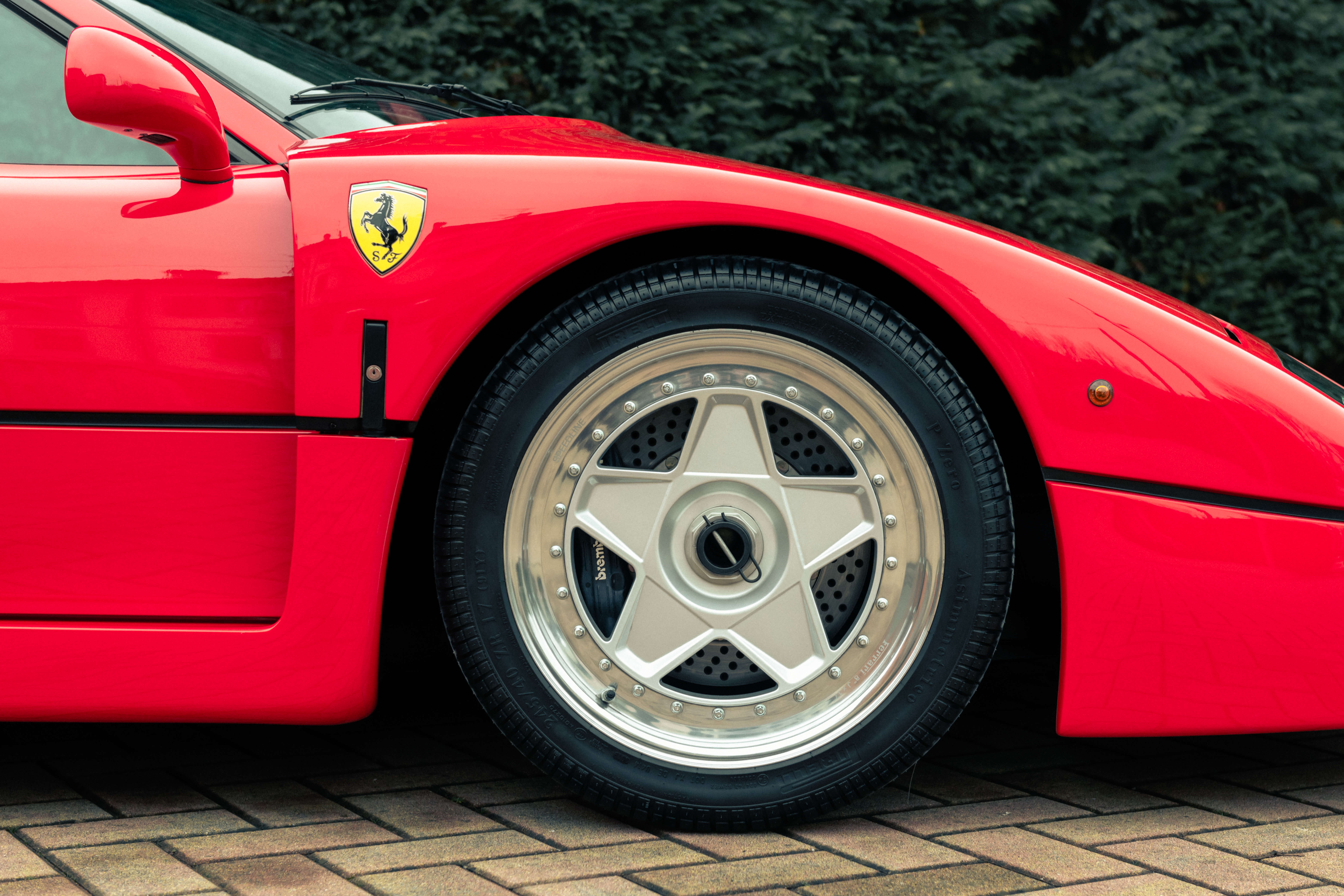 ferrari,  f40,  f50,  enzo,  laferrari,  sieu xe,  Toto Wolff,  f1,  cong thuc 1,  the thuc 1,  Mercedes-AMG Petronas anh 11