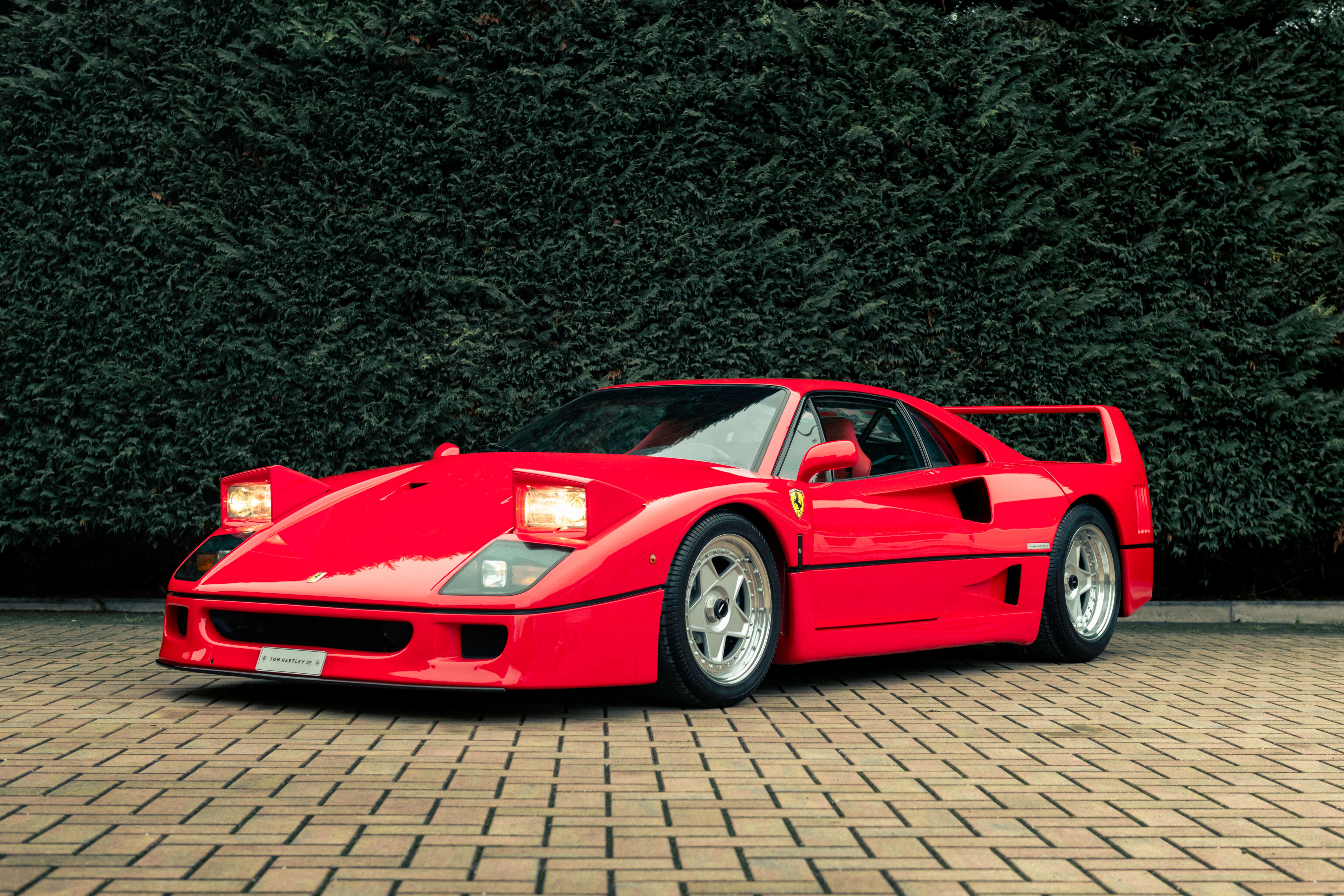 Ong chu doi dua F1 rao ban sieu xe Ferrari F40 hinh anh