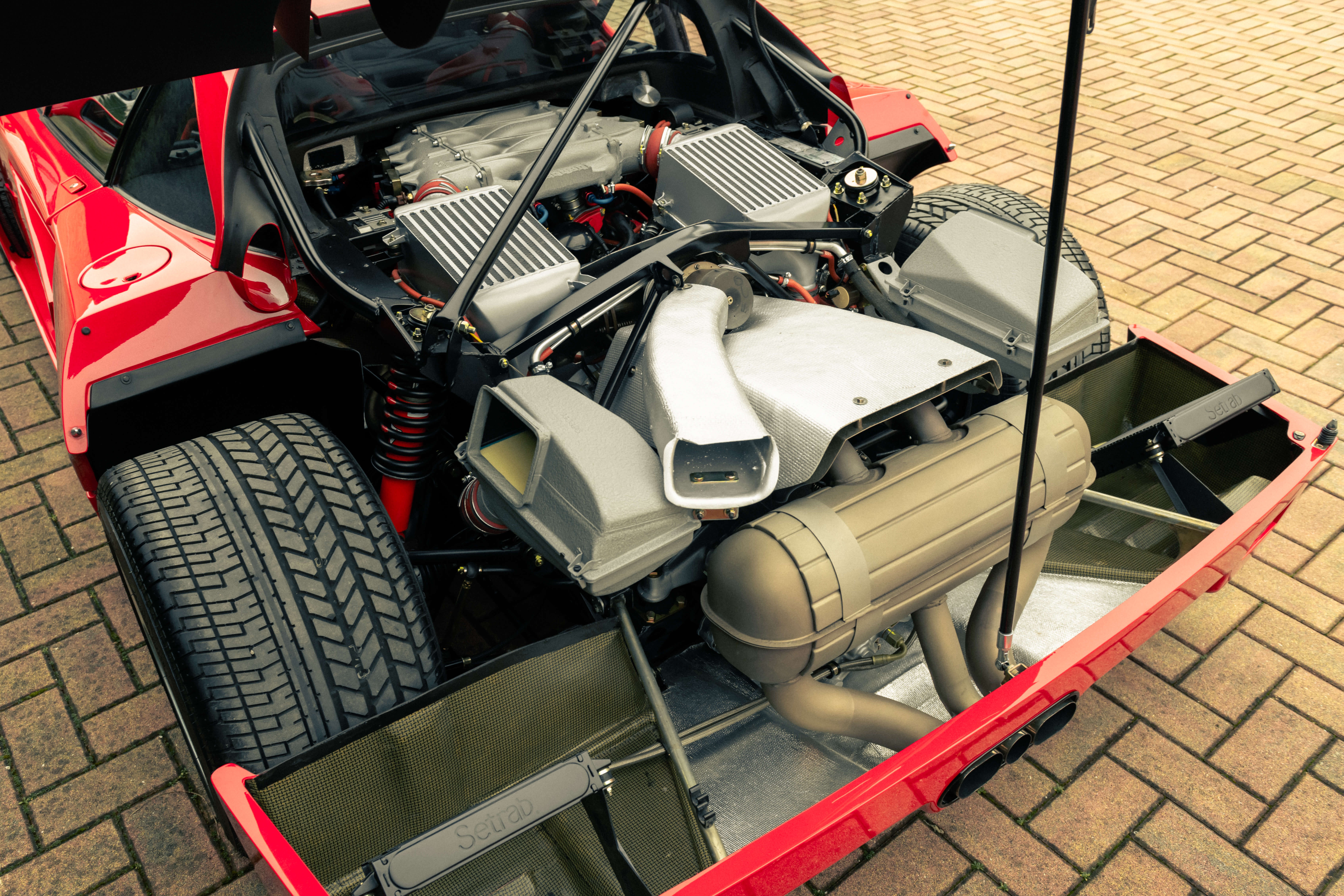 ferrari,  f40,  f50,  enzo,  laferrari,  sieu xe,  Toto Wolff,  f1,  cong thuc 1,  the thuc 1,  Mercedes-AMG Petronas anh 15