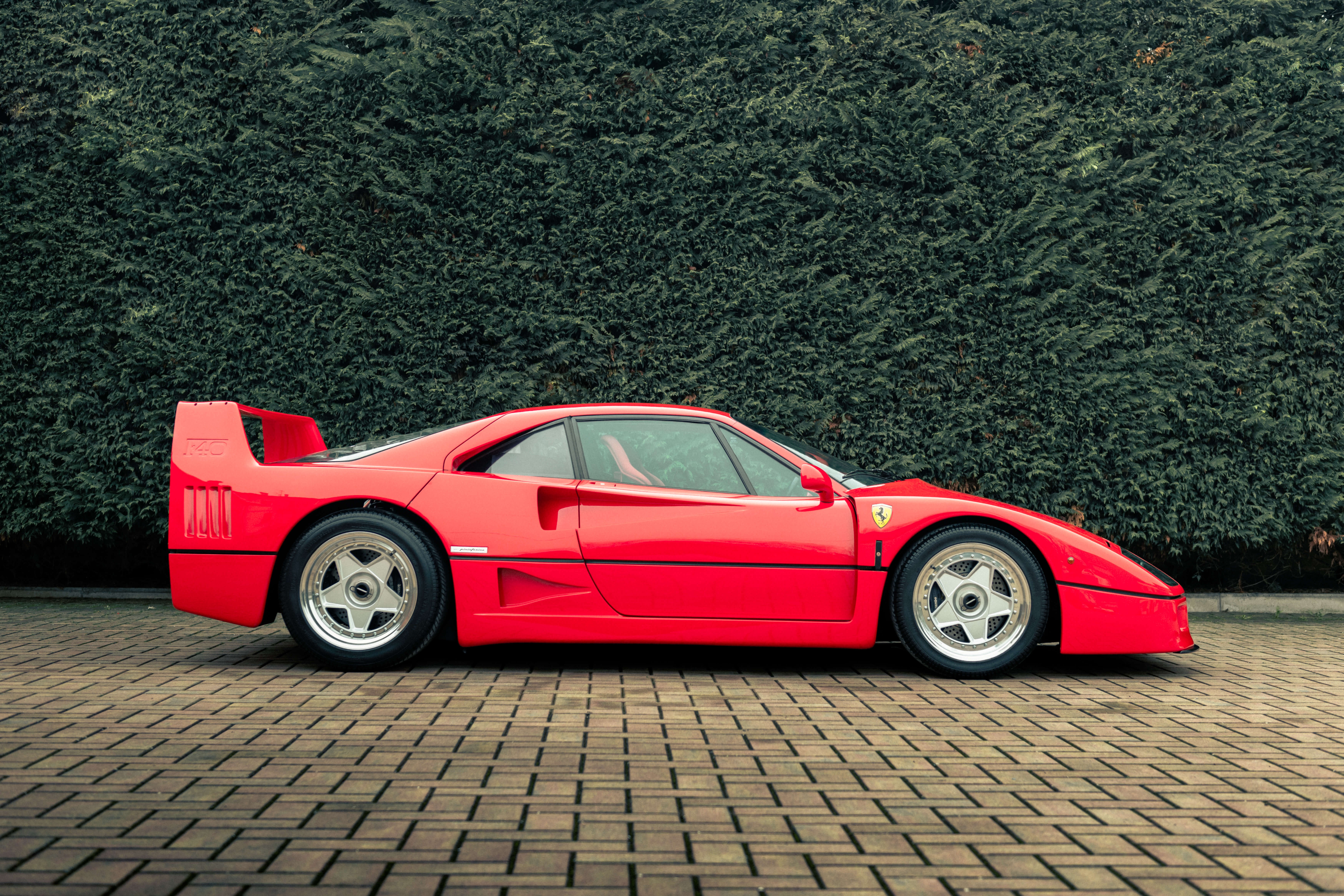 ferrari,  f40,  f50,  enzo,  laferrari,  sieu xe,  Toto Wolff,  f1,  cong thuc 1,  the thuc 1,  Mercedes-AMG Petronas anh 5