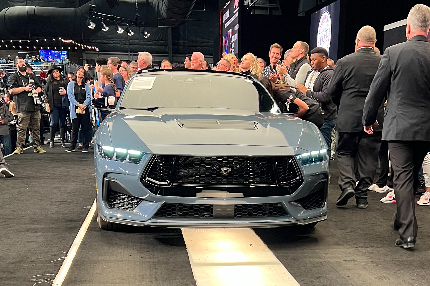 ford,  mustang,  ford mustang,  gt,  ford mustang gt,  mustang gt,  mustang 2024,  đấu giá,  xe cơ bắp,  Barrett-Jackson,  đầu tiên,  mustang đầu tiên,  dark horse,  chevrolet,  camaro,  dodge,  challenger,  charger ảnh 2 ford,  mustang,  ford mustang,  gt,  ford mustang gt,  mustang gt,  mustang 2024,  dau gia,  xe co bap,  Barrett-Jackson,  dau tien,  mustang dau tien,  dark horse,  chevrolet,  camaro,  dodge,  challenger,  charger anh 2