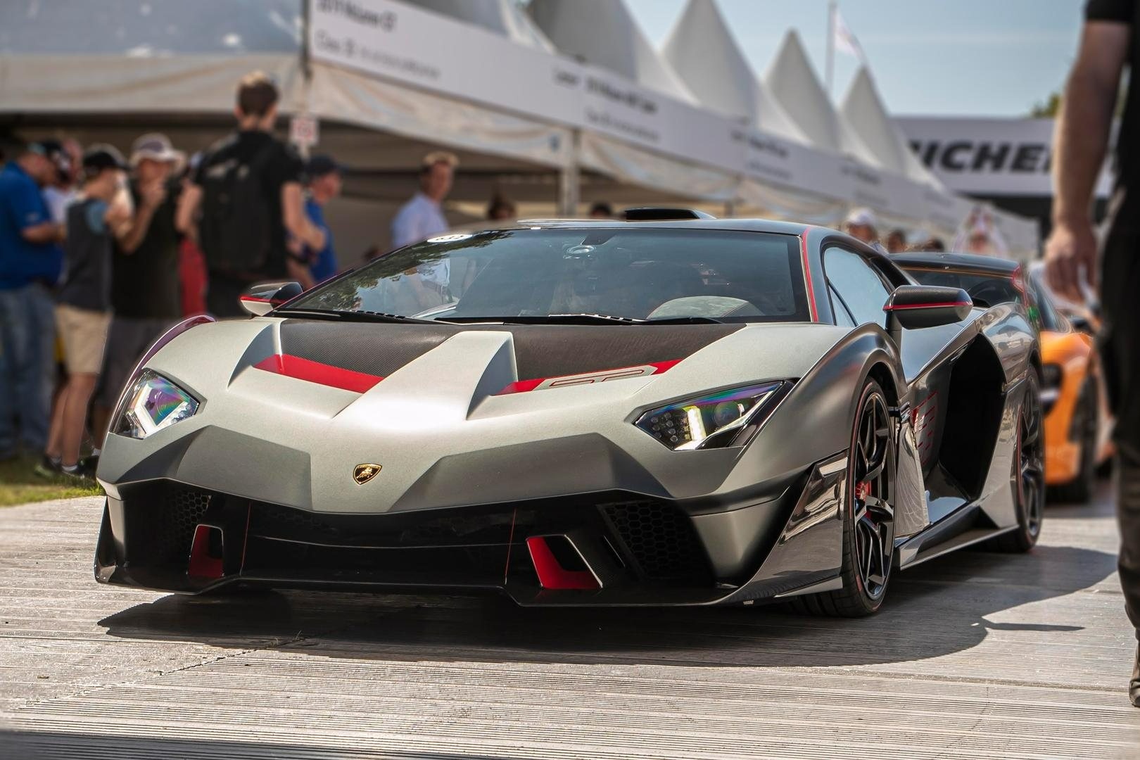 lamborgini,  aventador,  aventador j,  veneno,  veneno roadster,  centenario,  centenario roadster,  sc18,  sc18 alston,  sc20,  scv12,  essenza scv12,  squadra corse,  sian,  sian,  fkp,  fkp37,  fkp 37,  sian roadster,  countach,  countach lpi800-4,  lpi 800-4,  invencible,  autentica,  ferrari,  mclaren,  aston martin,  bugatti,  koenigsegg,  pagani,  sieu xe,  urus,  huracan,  gallardo,  murcielago anh 9