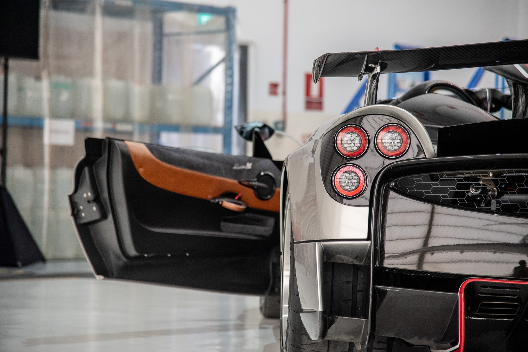 pagani,  huayra,  huayra bc,  huayra roadster,  huayra roadster bc,  zonda,  utopia,  sieu xe,  singapore,  koenigsegg,  bugatti,  lamborghini,  ferrari,  horacio pagani,  benny caiola anh 7