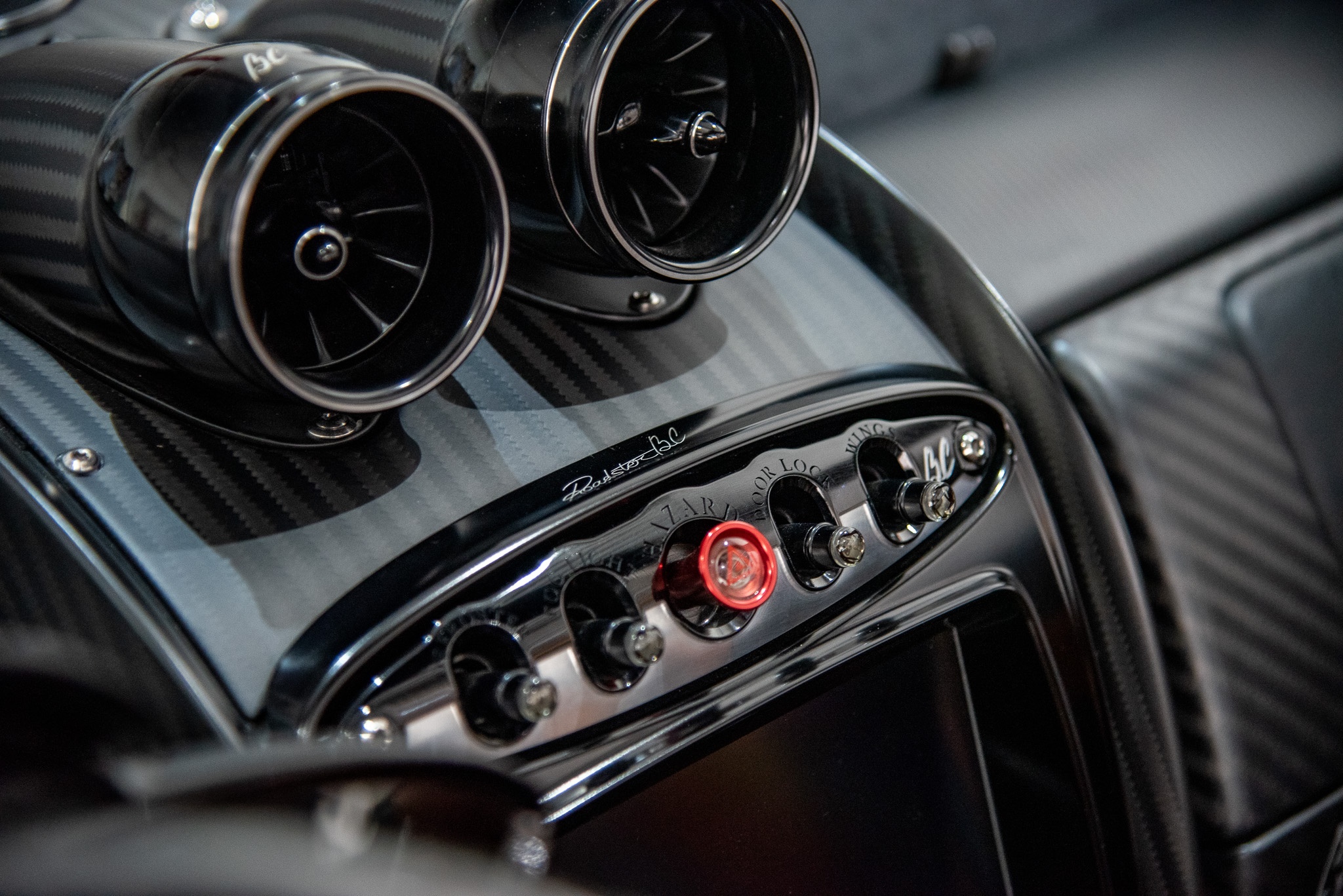 pagani,  huayra,  huayra bc,  huayra roadster,  huayra roadster bc,  zonda,  utopia,  sieu xe,  singapore,  koenigsegg,  bugatti,  lamborghini,  ferrari,  horacio pagani,  benny caiola anh 21