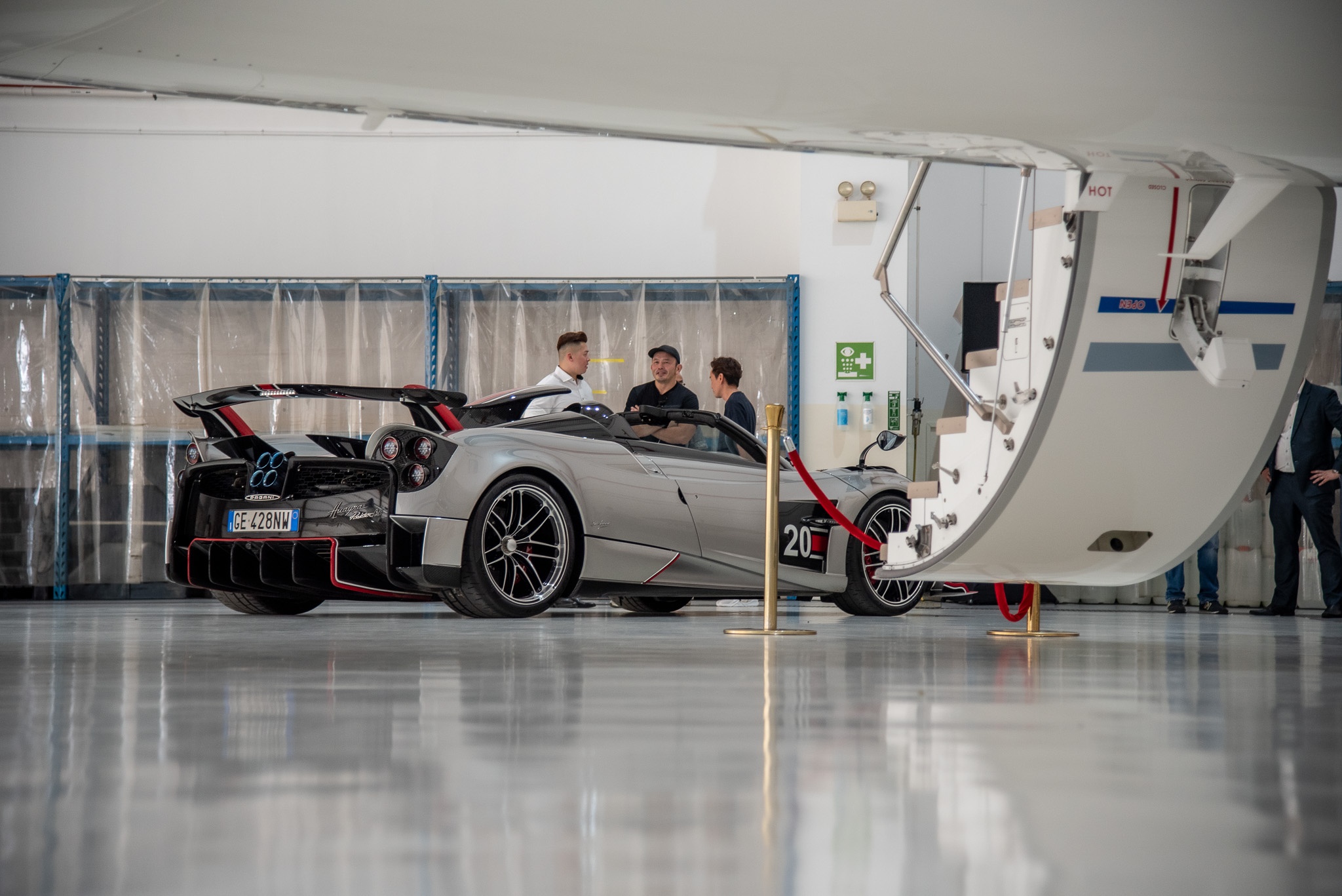 pagani,  huayra,  huayra bc,  huayra roadster,  huayra roadster bc,  zonda,  utopia,  sieu xe,  singapore,  koenigsegg,  bugatti,  lamborghini,  ferrari,  horacio pagani,  benny caiola anh 24