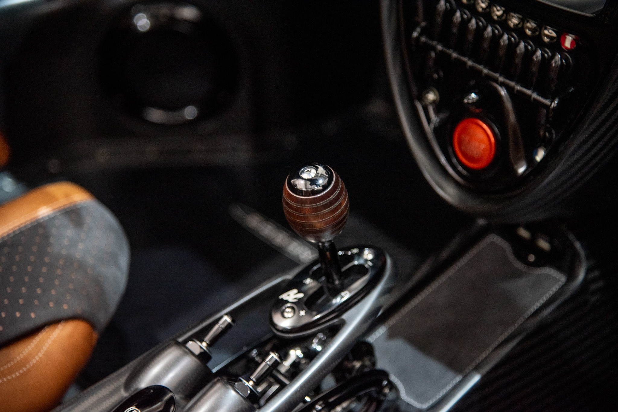 pagani,  huayra,  huayra bc,  huayra roadster,  huayra roadster bc,  zonda,  utopia,  sieu xe,  singapore,  koenigsegg,  bugatti,  lamborghini,  ferrari,  horacio pagani,  benny caiola anh 25