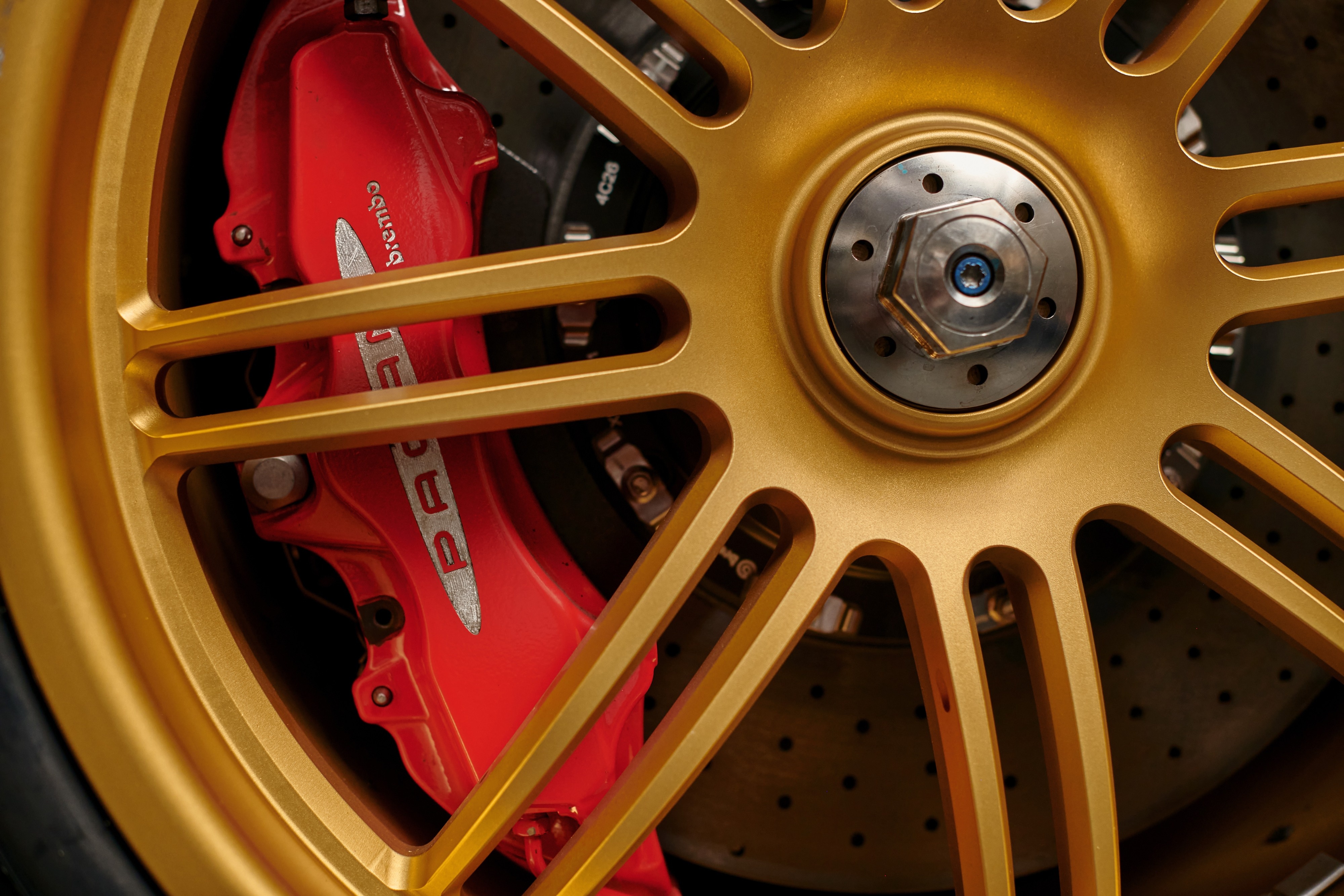 pagani,  zonda,  huayra,  utopia,  zonda r,  zonda cinque,  zonda r evolution,  zonda revolucion,  rm sotheby's,  sotheby,  dau gia,  sieu xe,  koenigsegg,  bugatti,  lamborghini,  ferrari,  mclaren,  aston martin anh 8