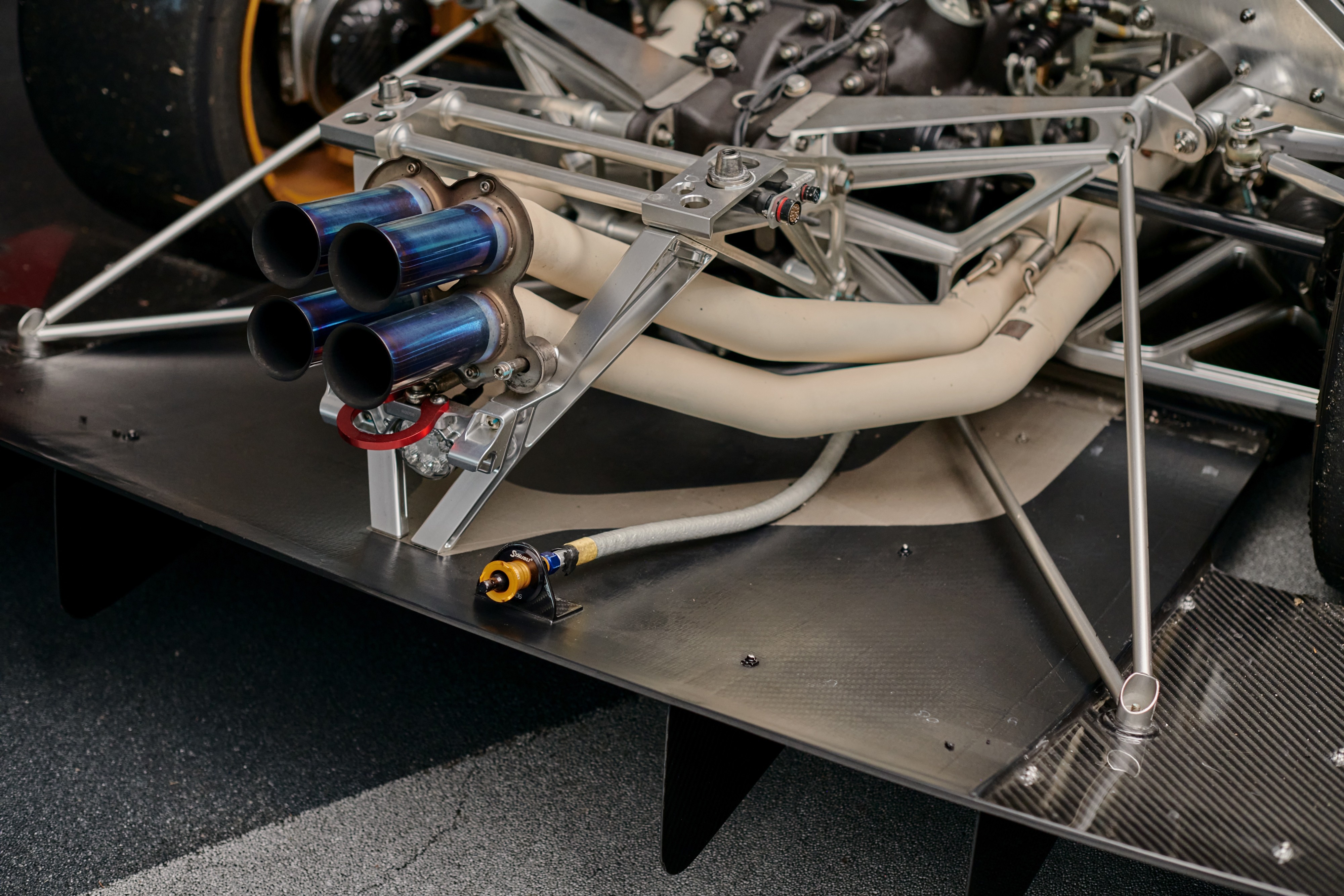 pagani,  zonda,  huayra,  utopia,  zonda r,  zonda cinque,  zonda r evolution,  zonda revolucion,  rm sotheby's,  sotheby,  dau gia,  sieu xe,  koenigsegg,  bugatti,  lamborghini,  ferrari,  mclaren,  aston martin anh 11