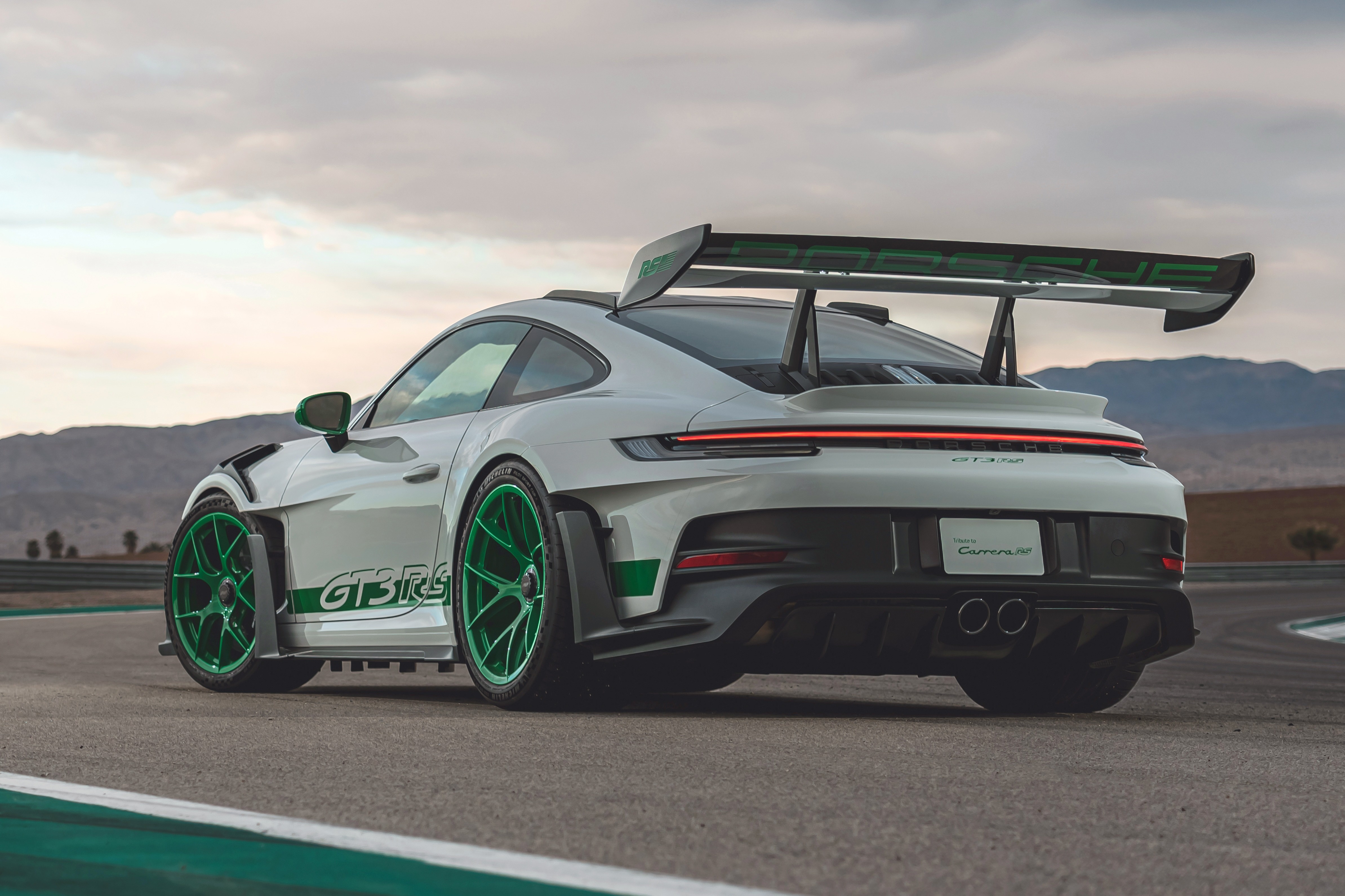 porsche,  911,  911 gt3,  911 gt3 rs,  porsche 911,  porsche 911 gt3,  porsche 911 gt3 rs,  992,  porsche 922,  992 gt3,  992 gt3 rs,  sieu xe,  xe the thao,  Tribute to Carrera RS,  Porsche Exclusive Manufaktur,  lamborghini,  ferrari,  aston martin,  mclaren,  pagani,  bugatti,  koenigsegg anh 14