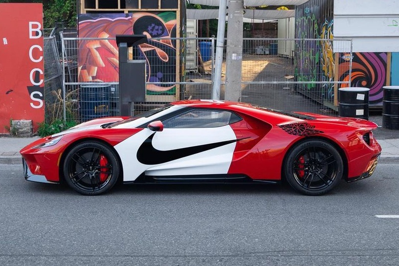 Sieu xe Ford GT lay cam hung tu giay Nike Air Jordan hinh anh