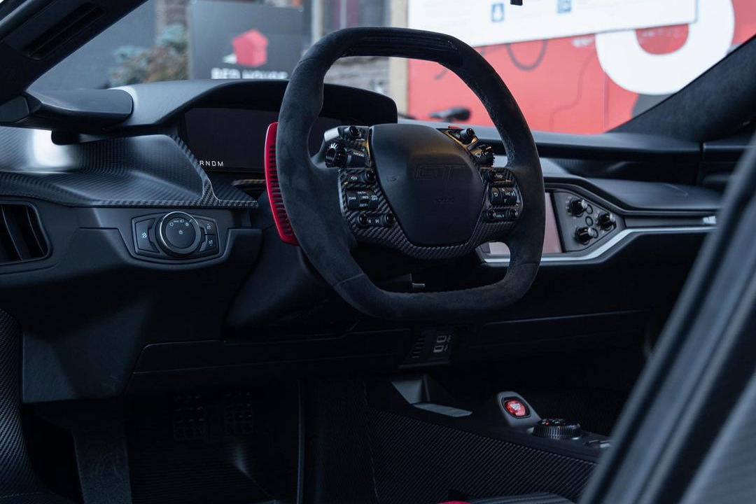 ford gt,  sieu xe,  nike,  air jordan,  jordan,  chicago,  jordan 1,  jordan 1 chicago,  lamborghini,  ferrari,  mclaren,  aston martin,  porsche,  maserati,  bugatti,  koenigsegg,  pagani anh 13