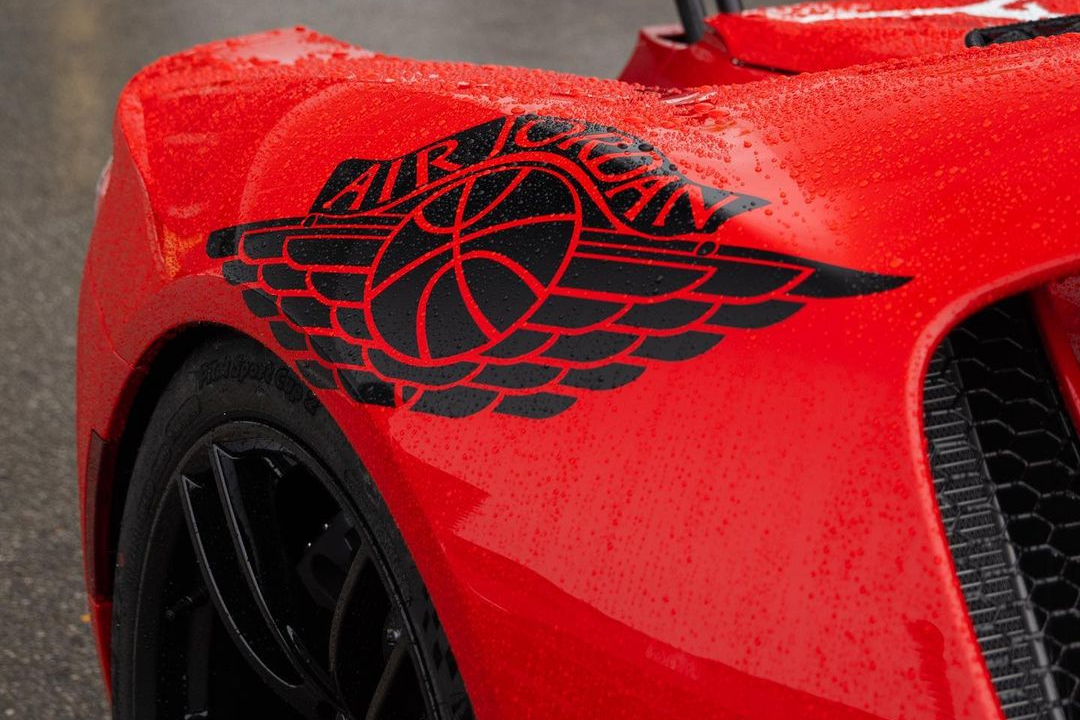ford gt,  sieu xe,  nike,  air jordan,  jordan,  chicago,  jordan 1,  jordan 1 chicago,  lamborghini,  ferrari,  mclaren,  aston martin,  porsche,  maserati,  bugatti,  koenigsegg,  pagani anh 5