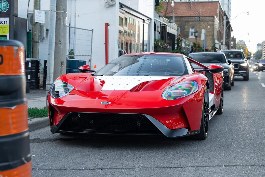 ford gt,  sieu xe,  nike,  air jordan,  jordan,  chicago,  jordan 1,  jordan 1 chicago,  lamborghini,  ferrari,  mclaren,  aston martin,  porsche,  maserati,  bugatti,  koenigsegg,  pagani anh 12