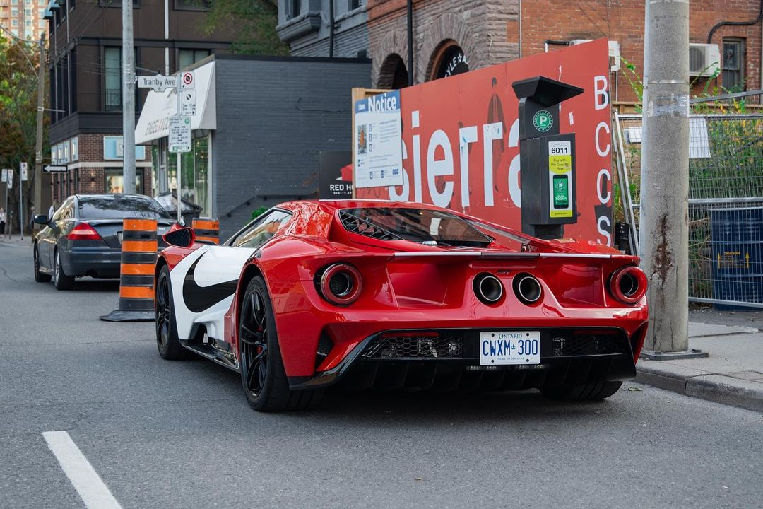 ford gt,  sieu xe,  nike,  air jordan,  jordan,  chicago,  jordan 1,  jordan 1 chicago,  lamborghini,  ferrari,  mclaren,  aston martin,  porsche,  maserati,  bugatti,  koenigsegg,  pagani anh 2