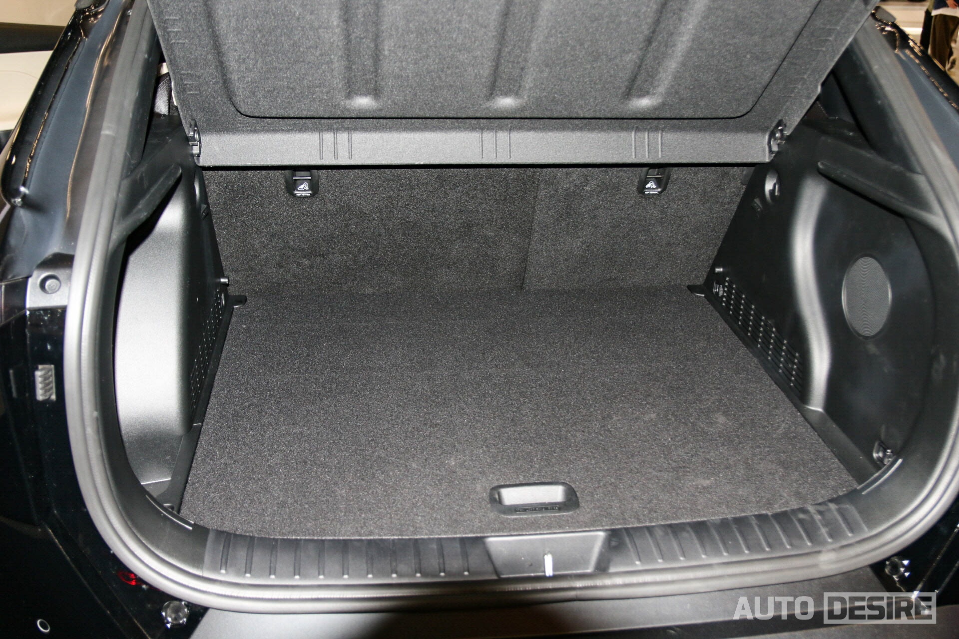 hyundai,  kona,  creata,  kia,  seltos,  mitsubishi,  xfc,  rv,  suv,  hang b,  suv hang b,  b-suv,  xe gia dinh,  xe pho thong,  toyota,  corolla cross,  mazda,  cx-3,  honda,  hr-v,  mg,  zs,  peugeot,  peugeot 2008 anh 19