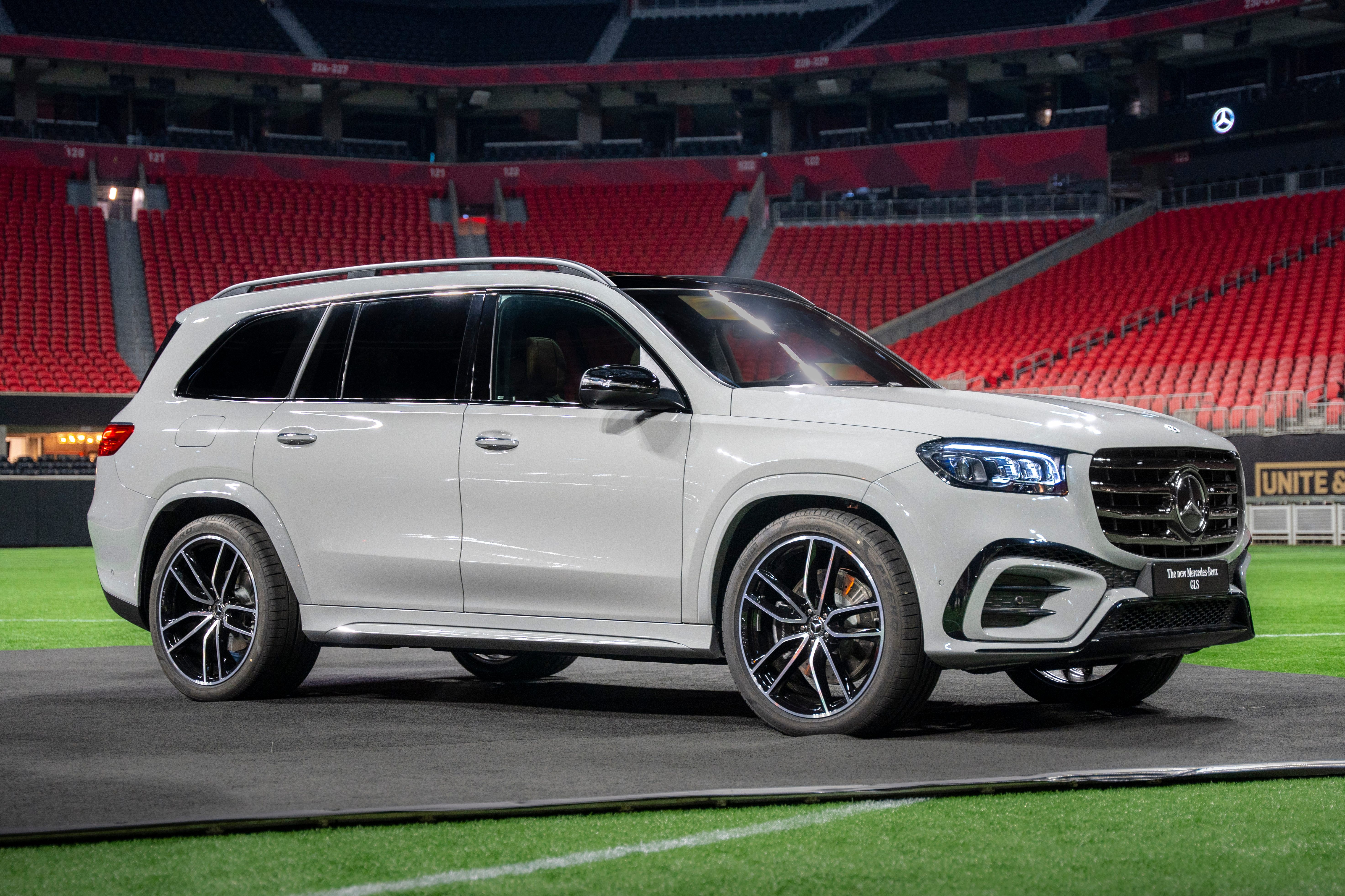 mercedes,  mercedes-benz,  gls,  mercedes-benz gls,  gls 450,  gls450,  gls 580,  gls580,  suv,  bmw,  bmw x7,  audi,  audi q7,  q8,  q7,  off-road,  amg ảnh 3 mercedes,  mercedes-benz,  gls,  mercedes-benz gls,  gls 450,  gls450,  gls 580,  gls580,  suv,  bmw,  bmw x7,  audi,  audi q7,  q8,  q7,  off-road,  amg anh 3